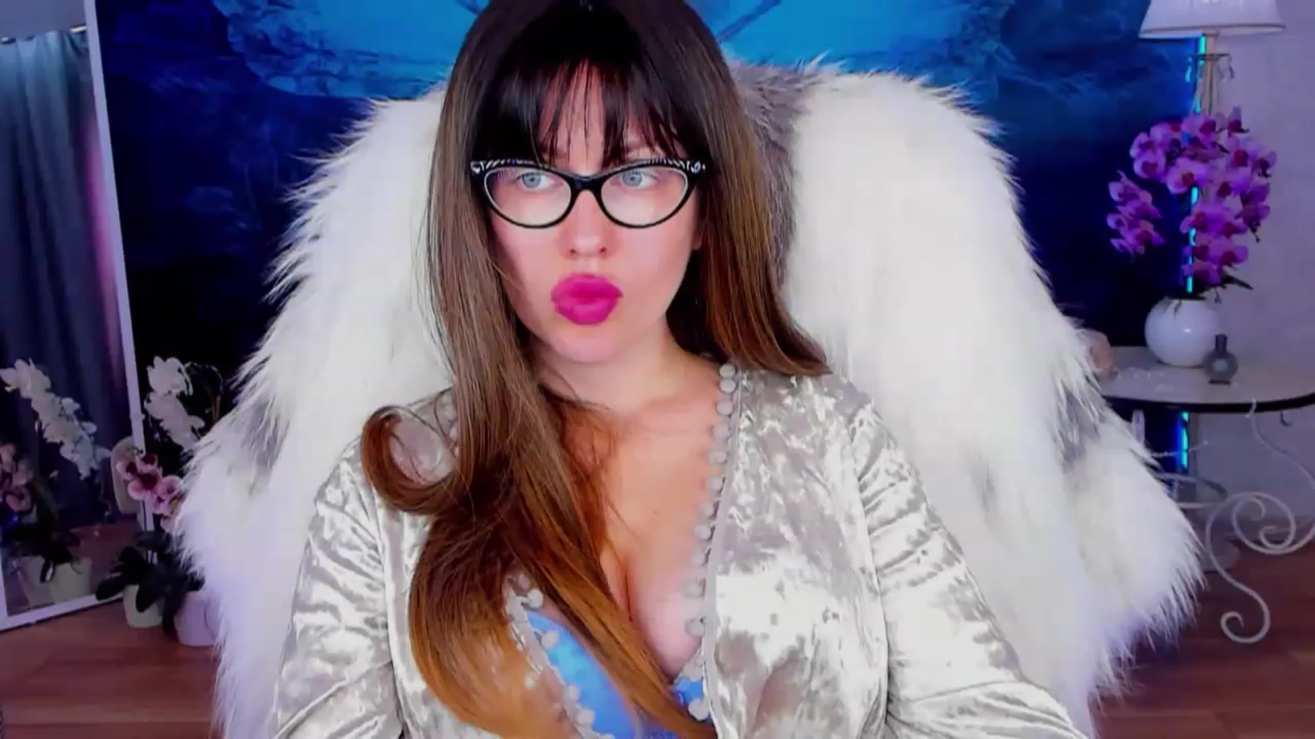 Gallery image thumbnail from YourGodessDi's myfreecams stream on, 02/23/2023, 12:42 image 15 of 20