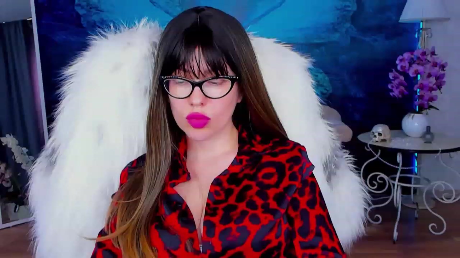 Gallery image thumbnail from YourGodessDi's myfreecams stream on, 03/01/2023, 13:43 image 4 of 20