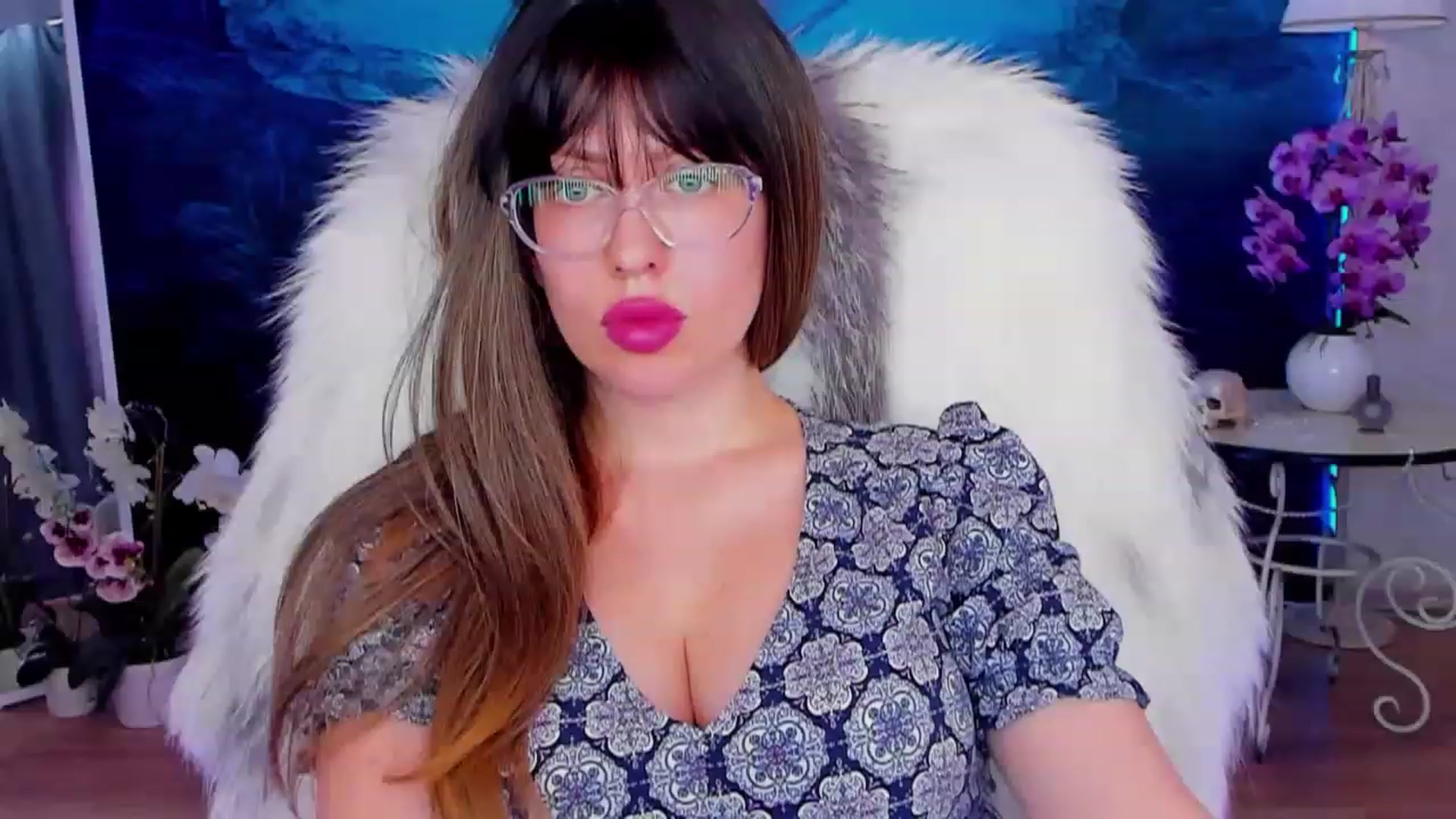 Gallery image thumbnail from YourGodessDi's myfreecams stream on, 03/19/2023, 12:49 image 18 of 20
