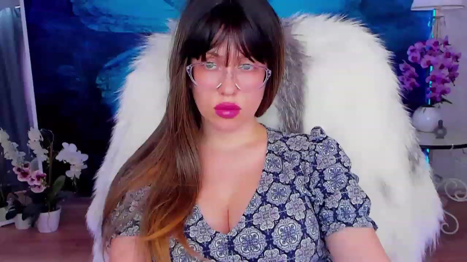 Gallery image thumbnail from YourGodessDi's myfreecams stream on, 03/19/2023, 12:49 image 11 of 20