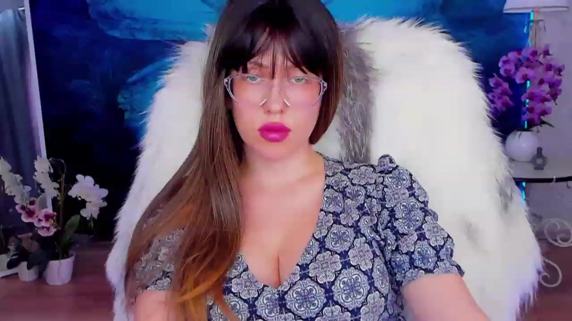 Gallery image thumbnail from YourGodessDi's myfreecams stream on, 03/19/2023, 12:49 image 12 of 20