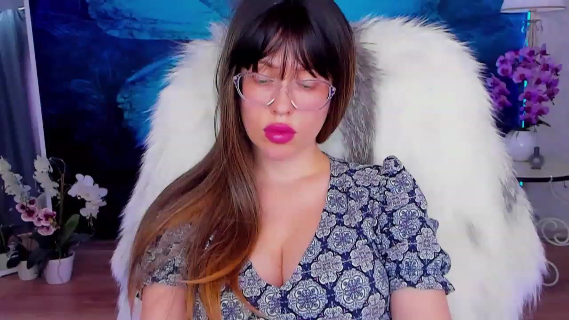 Gallery image thumbnail from YourGodessDi's myfreecams stream on, 03/19/2023, 12:49 image 9 of 20