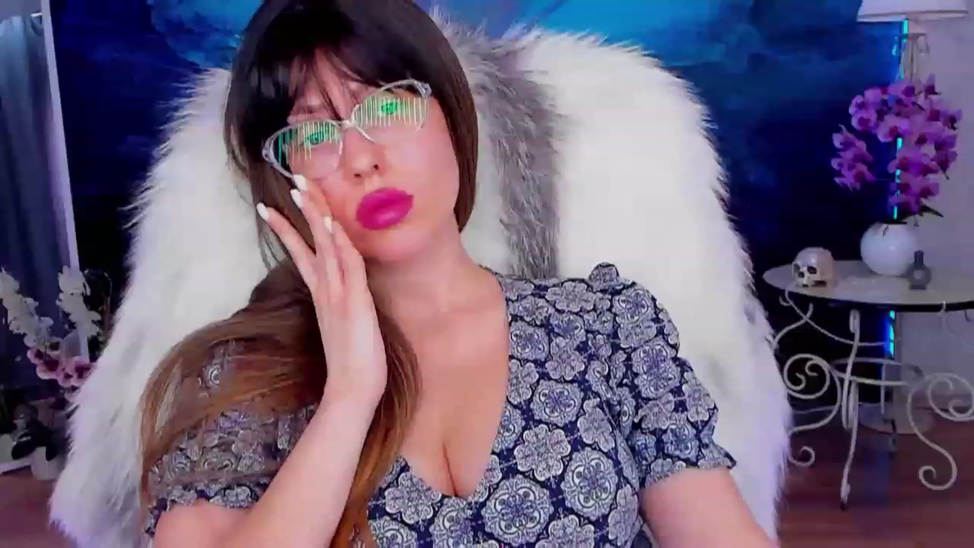 Gallery image thumbnail from YourGodessDi's myfreecams stream on, 03/19/2023, 12:49 image 15 of 20