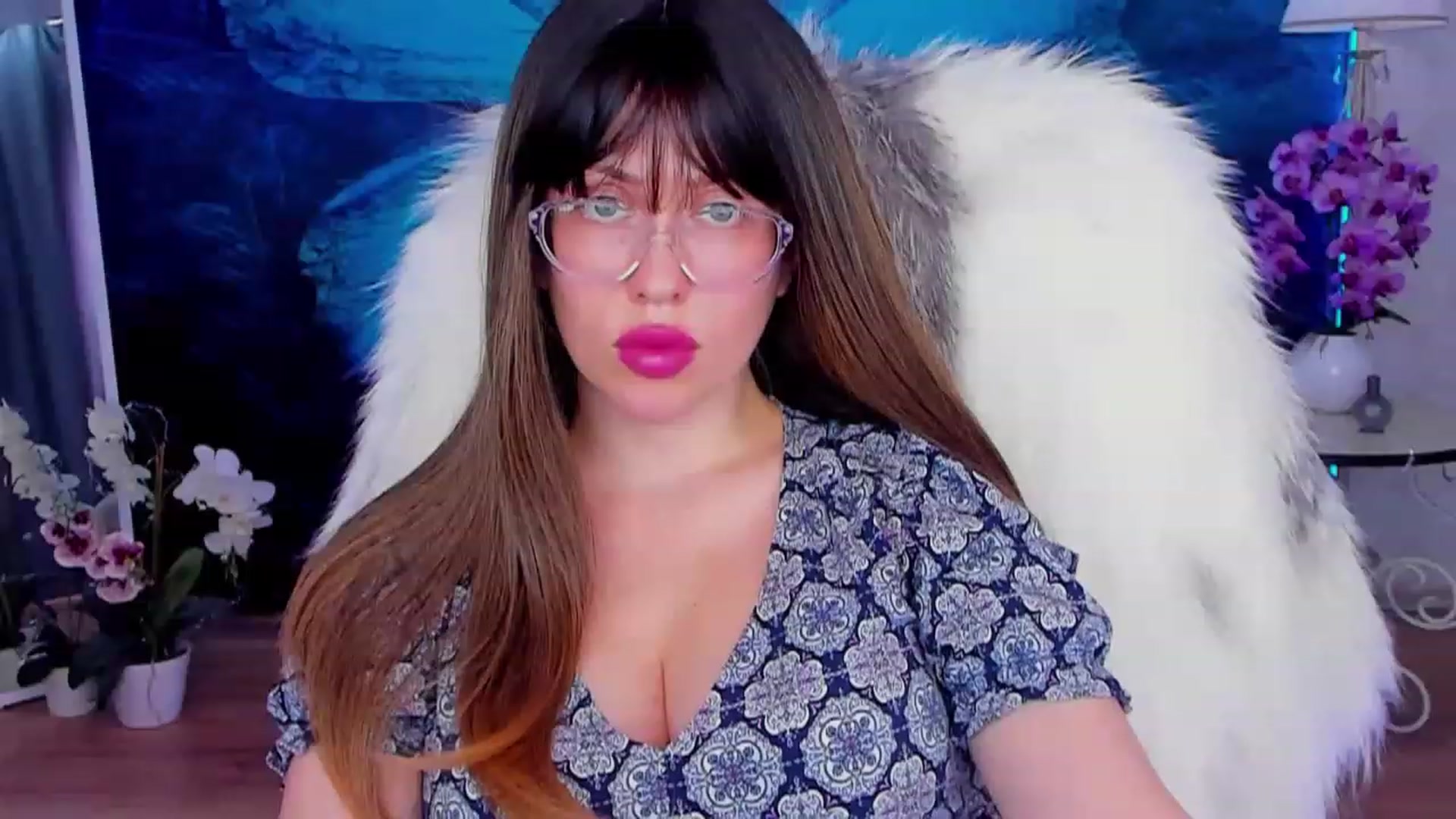 Gallery image thumbnail from YourGodessDi's myfreecams stream on, 03/19/2023, 12:49 image 4 of 20