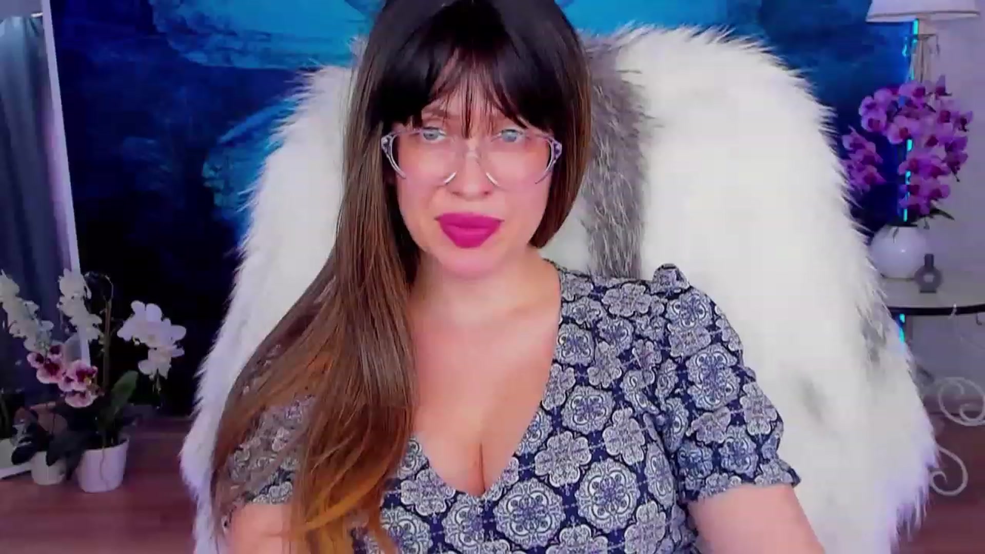 Gallery image thumbnail from YourGodessDi's myfreecams stream on, 03/19/2023, 12:49 image 14 of 20
