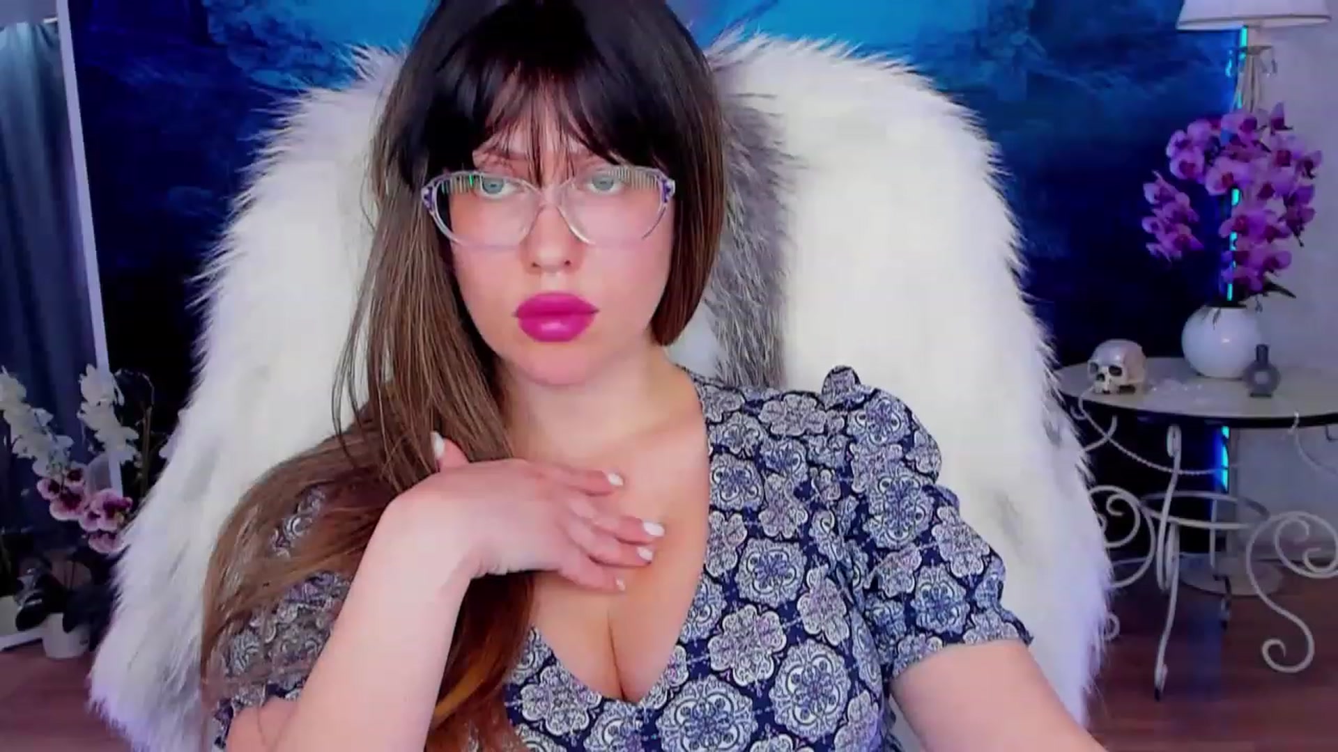 Gallery image thumbnail from YourGodessDi's myfreecams stream on, 03/19/2023, 12:49 image 16 of 20