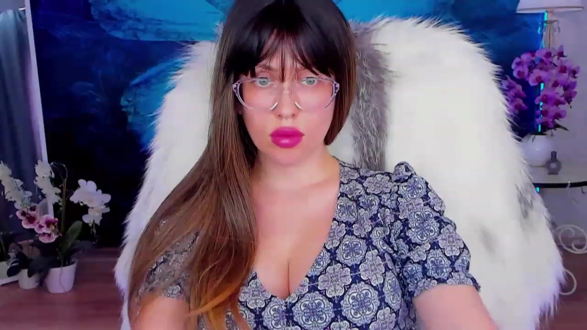 Gallery image thumbnail from YourGodessDi's myfreecams stream on, 03/19/2023, 12:49 image 7 of 20