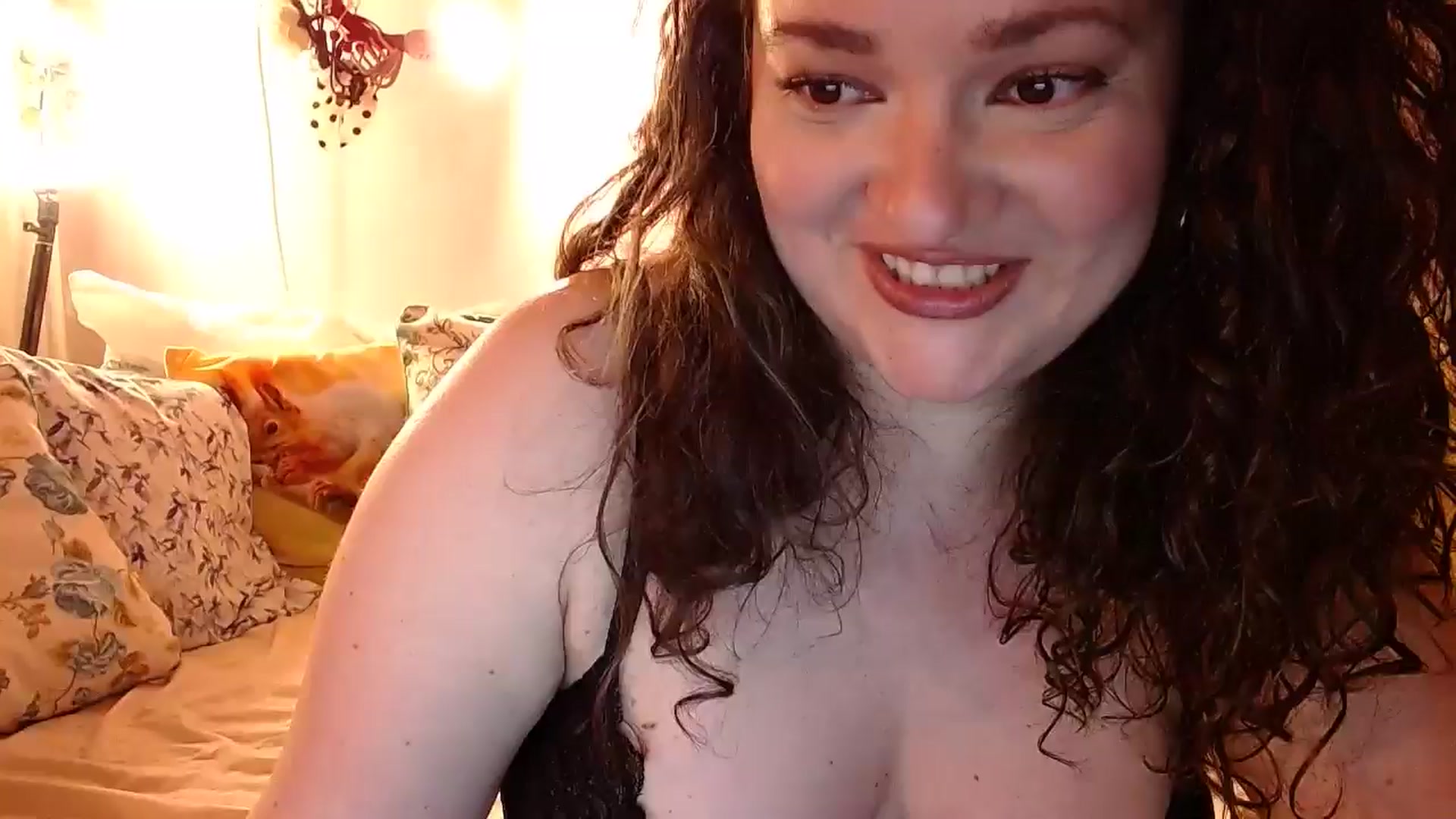 Gallery image thumbnail from YourHoneyMary's myfreecams stream on, 08/22/2025, 08:01 image 7 of 20
