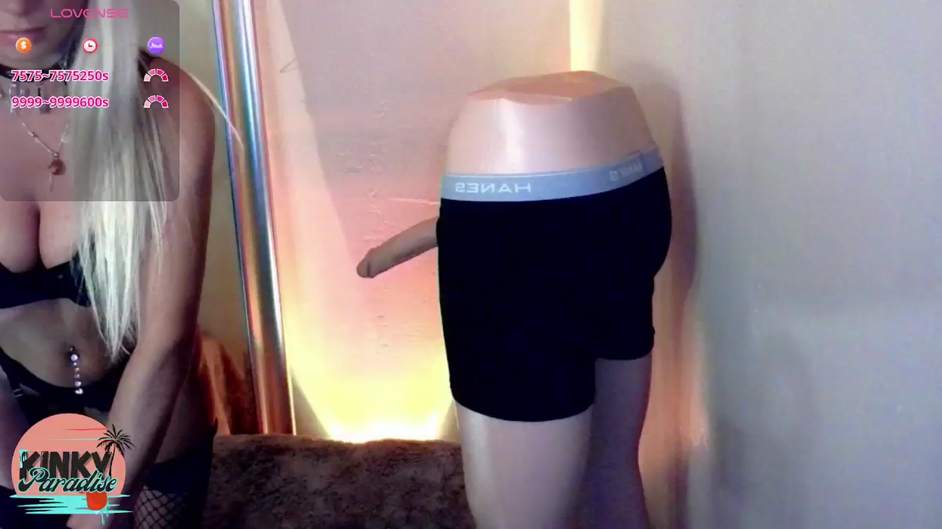 Gallery image thumbnail from YourKinkyGF's myfreecams stream on, 10/16/2024, 08:40 image 1 of 20