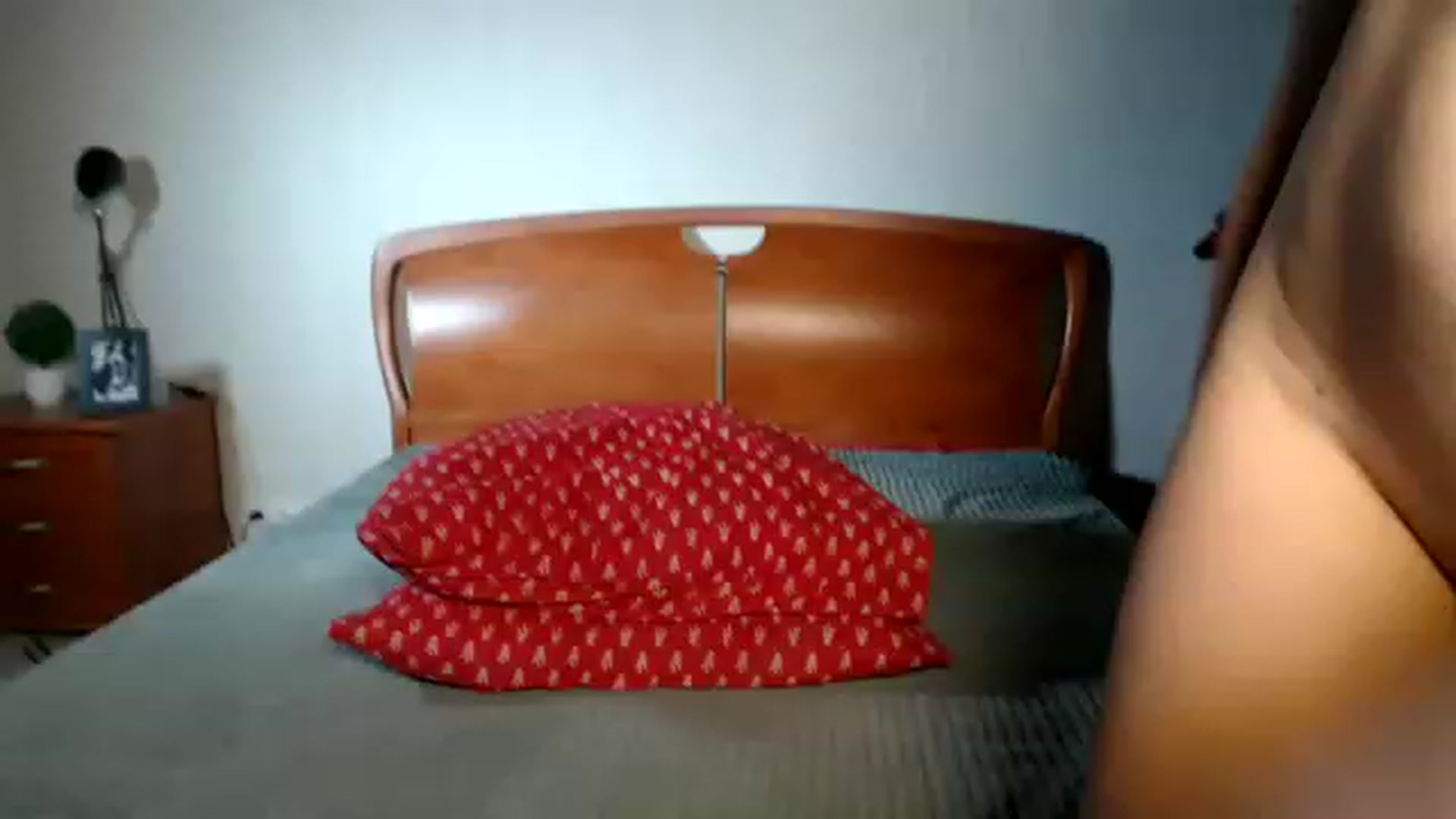 Gallery image thumbnail from YourLia's myfreecams stream on, 12/27/2022, 06:02 image 14 of 20