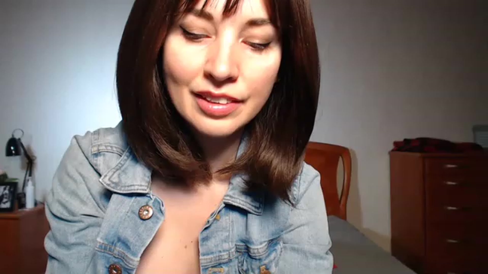 Gallery image thumbnail from YourLia's myfreecams stream on, 04/23/2023, 24:18 image 8 of 20