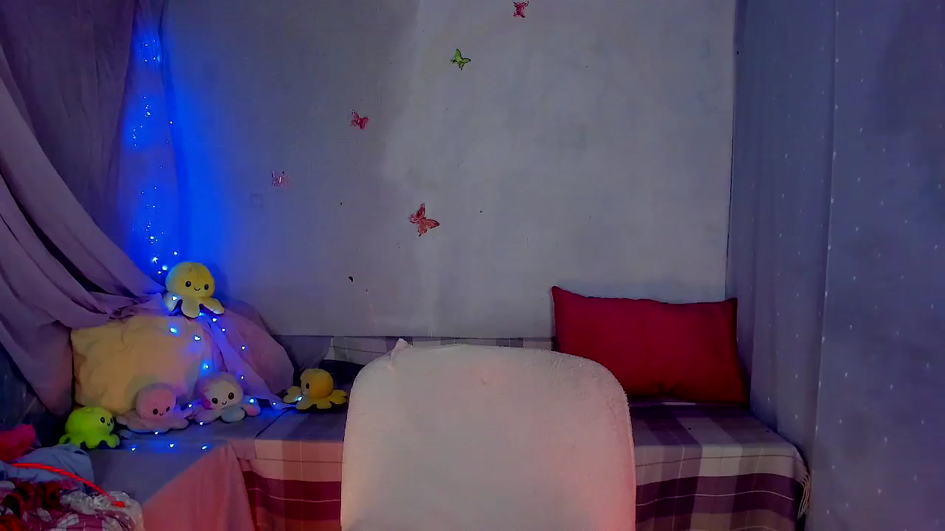 Gallery image thumbnail from YourLizzyDoll's myfreecams stream on, 02/25/2026, 24:02 image 14 of 20
