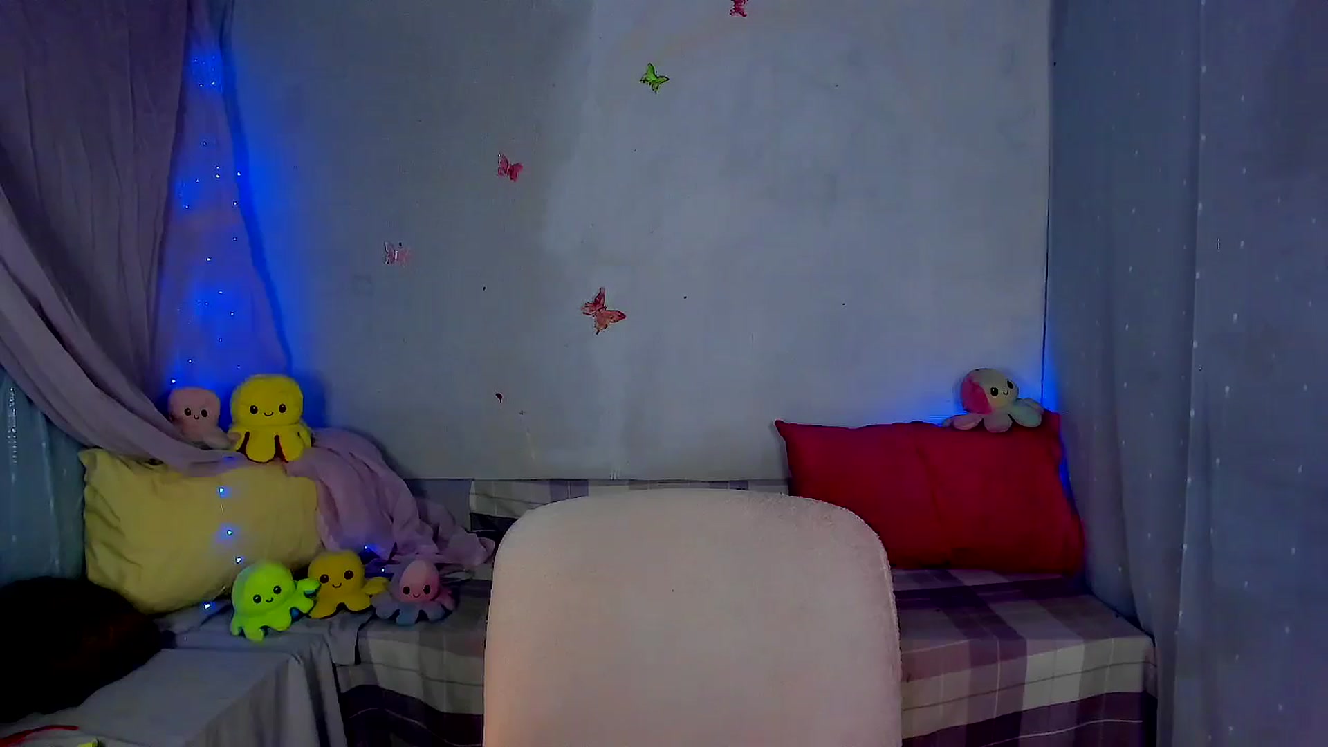 Gallery image thumbnail from YourLizzyDoll's myfreecams stream on, 03/11/2026, 24:01 image 3 of 20