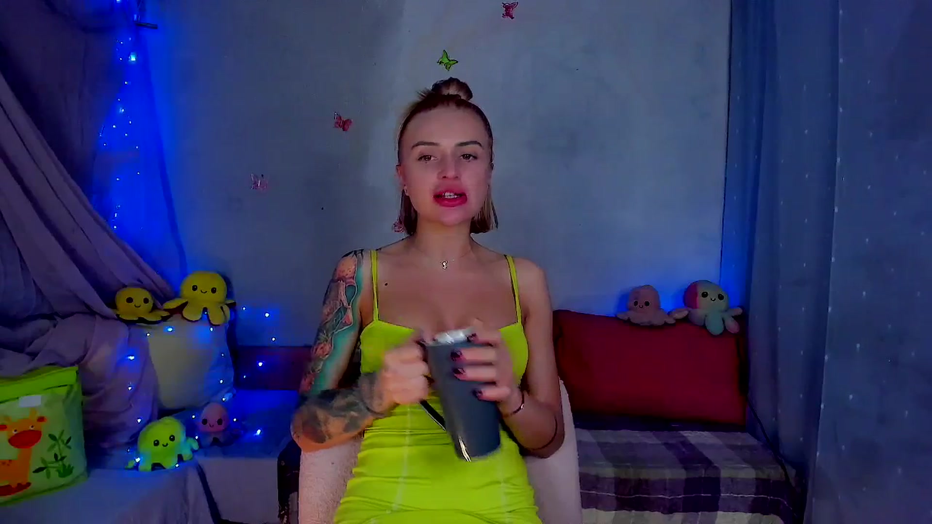 Gallery image thumbnail from YourLizzyDoll's myfreecams stream on, 03/18/2026, 03:20 image 11 of 20