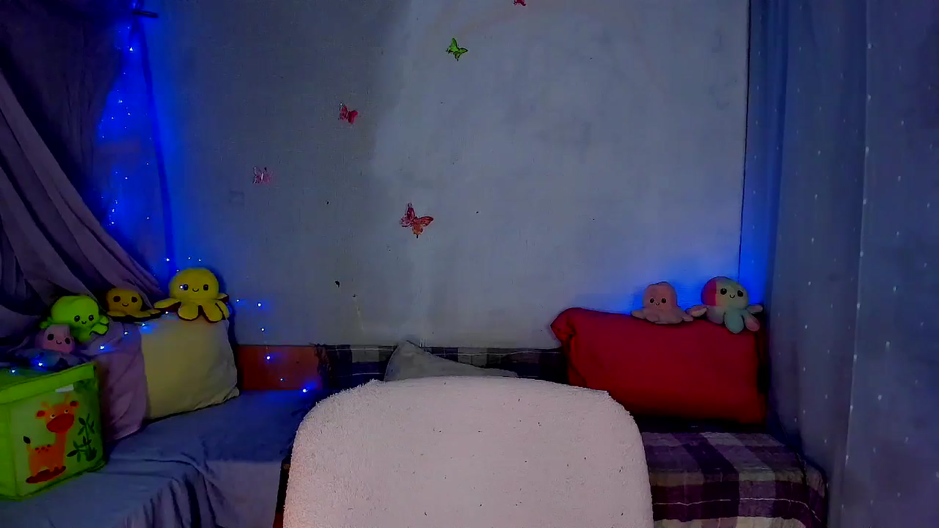 Gallery image thumbnail from YourLizzyDoll's myfreecams stream on, 03/26/2026, 24:01 image 8 of 20