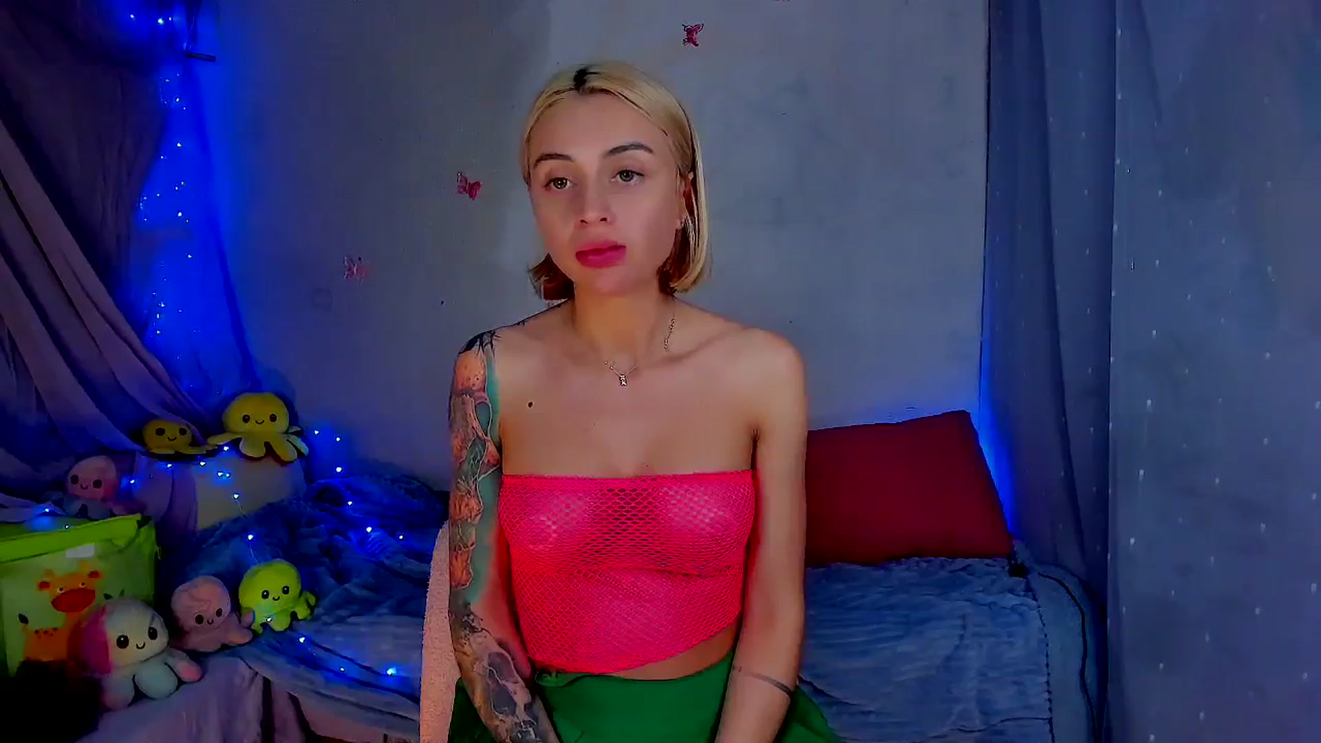 Gallery image thumbnail from YourLizzyDoll's myfreecams stream on, 04/02/2026, 24:05 image 17 of 20