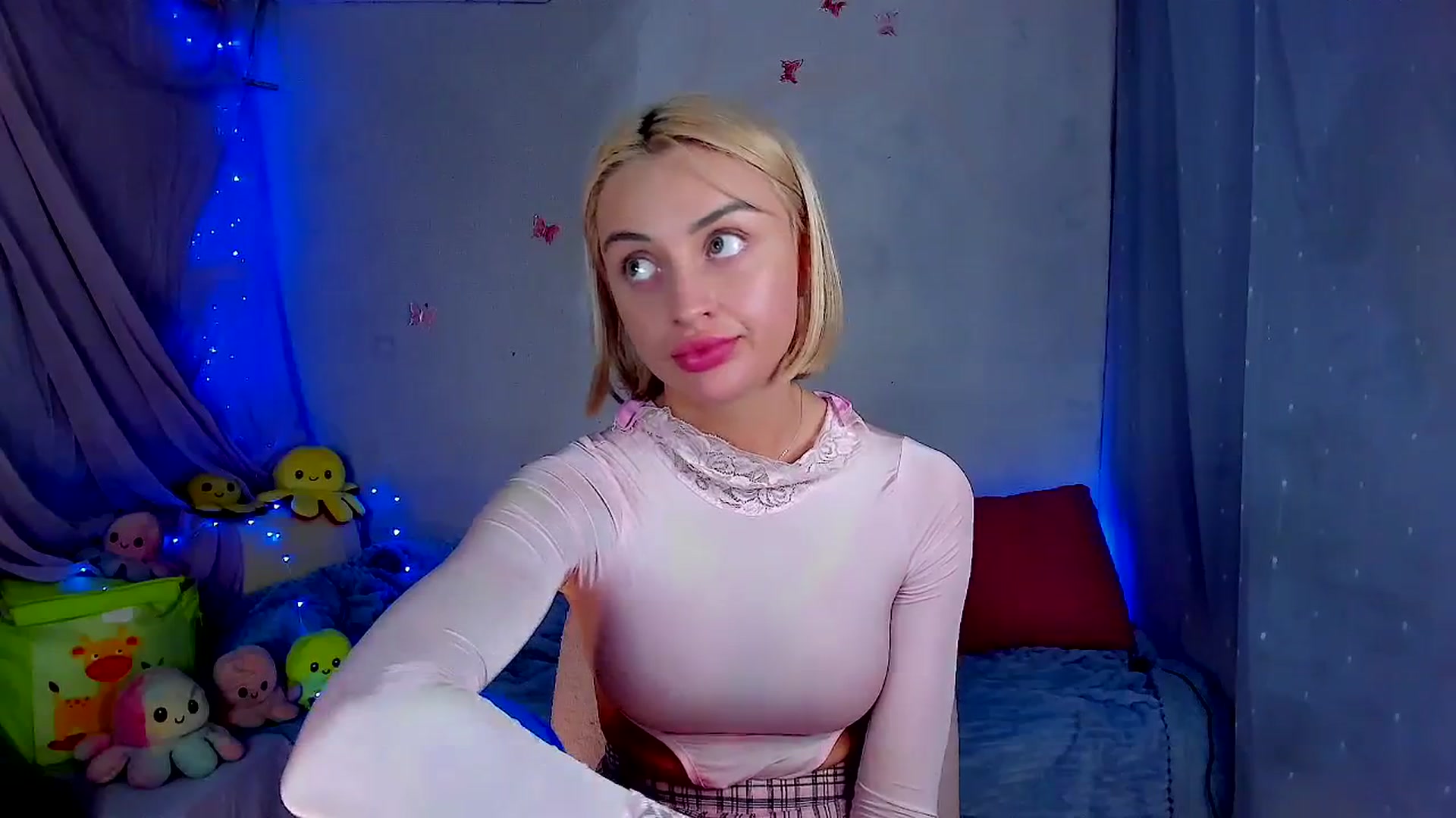 Gallery image thumbnail from YourLizzyDoll's myfreecams stream on, 04/02/2026, 24:05 image 7 of 20