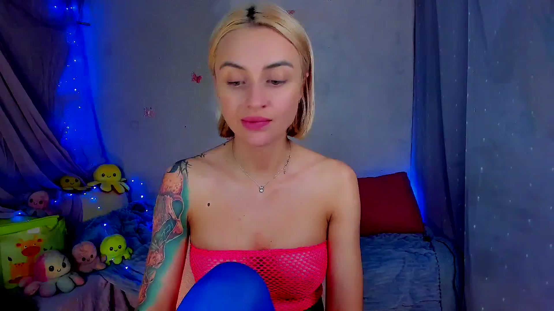 Gallery image thumbnail from YourLizzyDoll's myfreecams stream on, 04/02/2026, 24:05 image 18 of 20