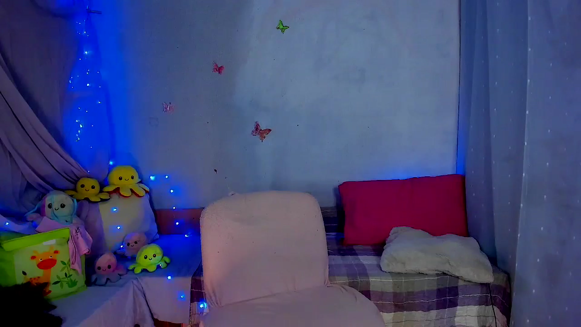 Gallery image thumbnail from YourLizzyDoll's myfreecams stream on, 04/10/2026, 02:24 image 12 of 20