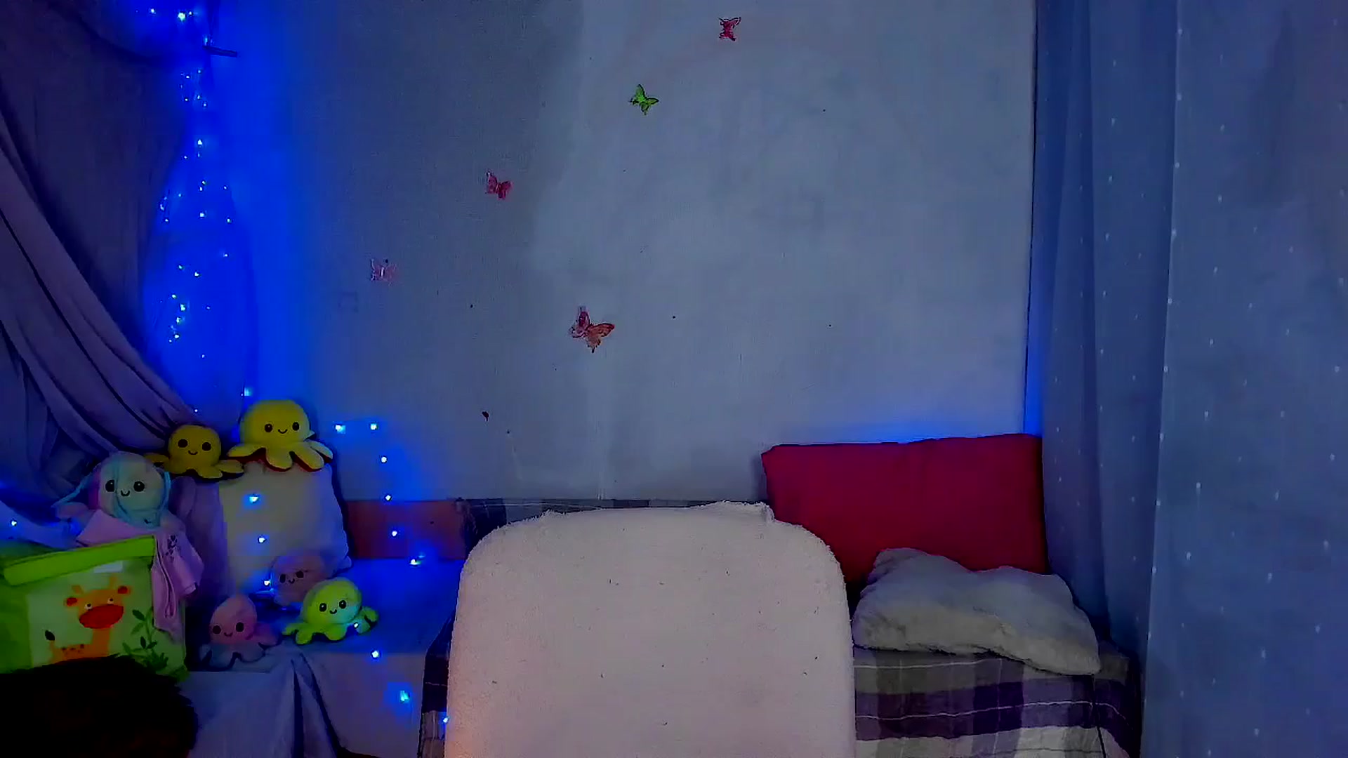 Gallery image thumbnail from YourLizzyDoll's myfreecams stream on, 04/10/2026, 02:24 image 2 of 20