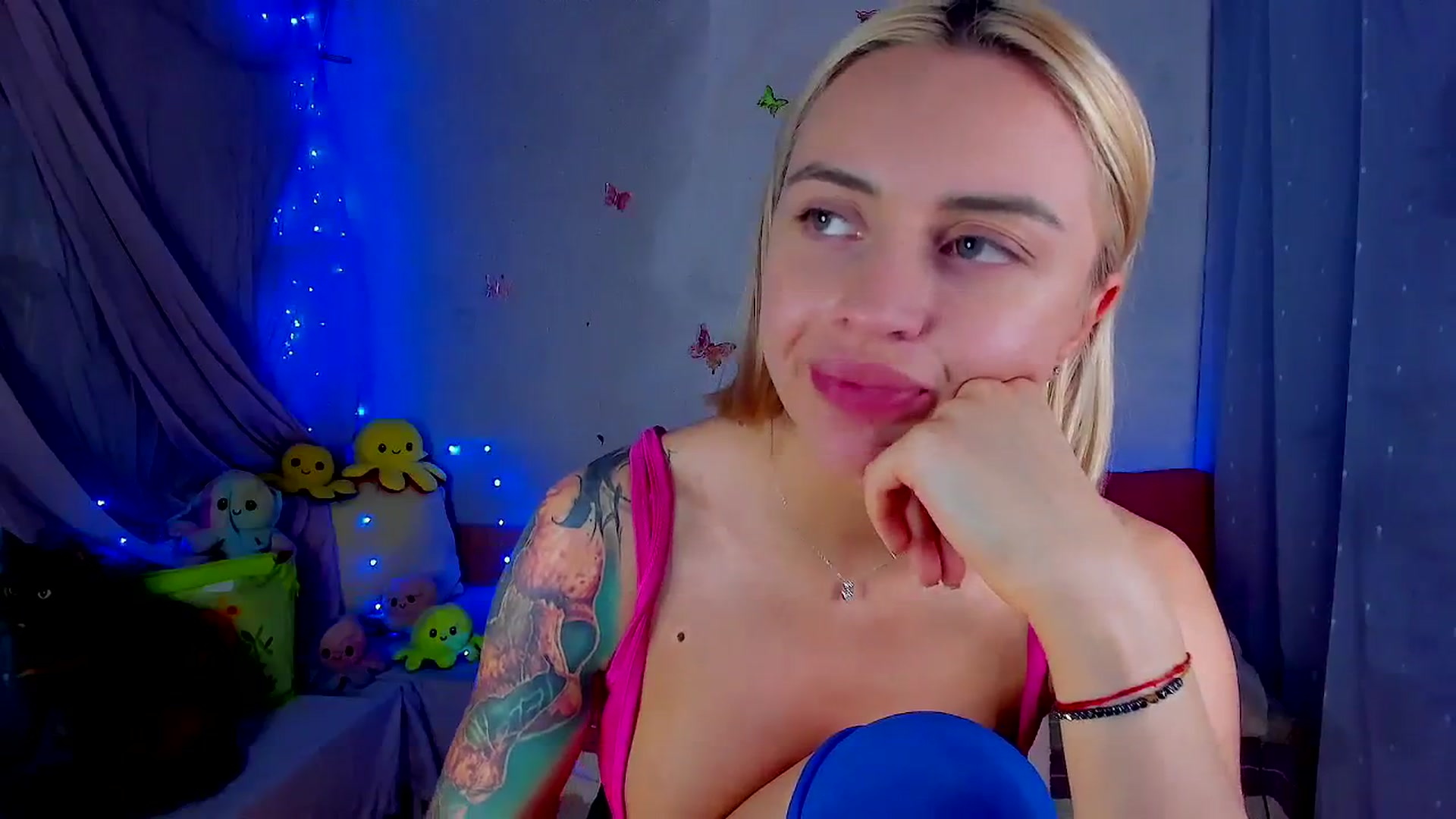 Gallery image thumbnail from YourLizzyDoll's myfreecams stream on, 04/10/2026, 02:24 image 13 of 20