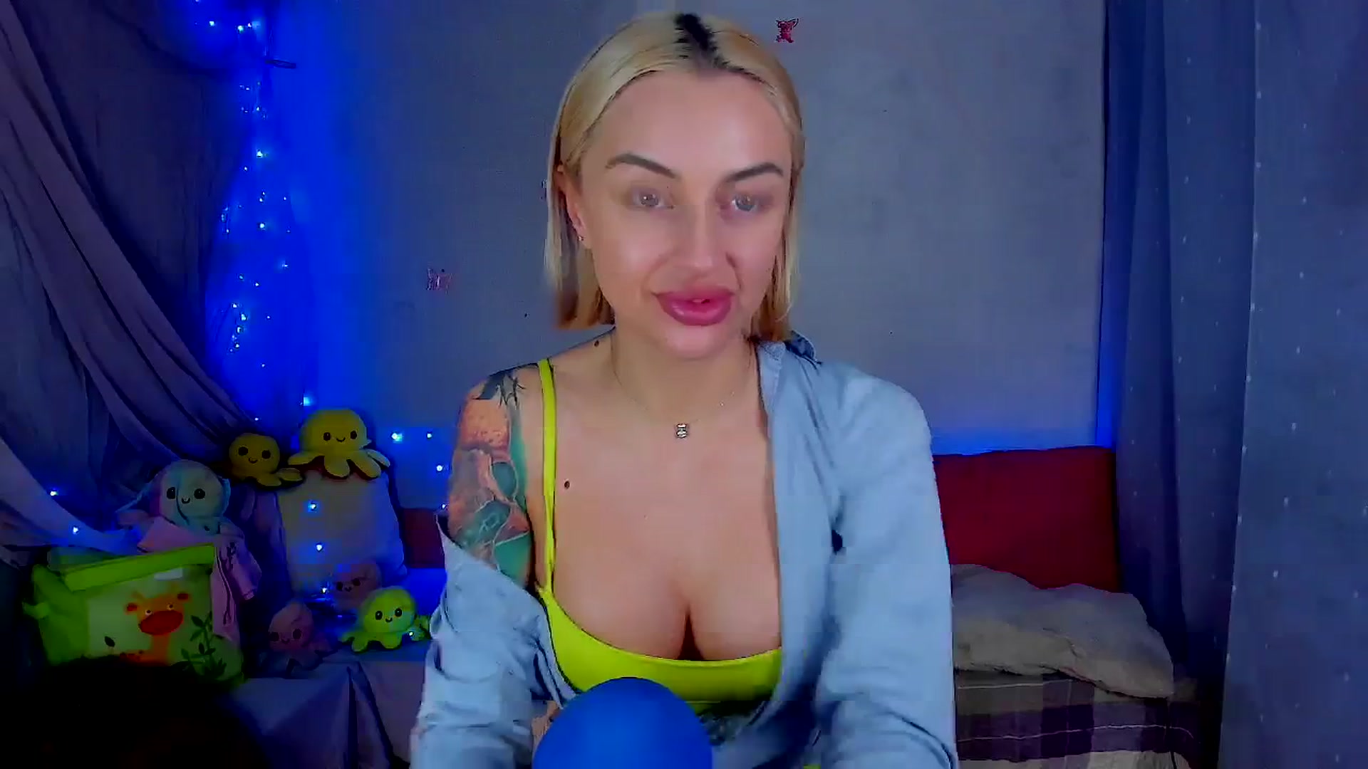 Gallery image thumbnail from YourLizzyDoll's myfreecams stream on, 04/10/2026, 02:24 image 4 of 20