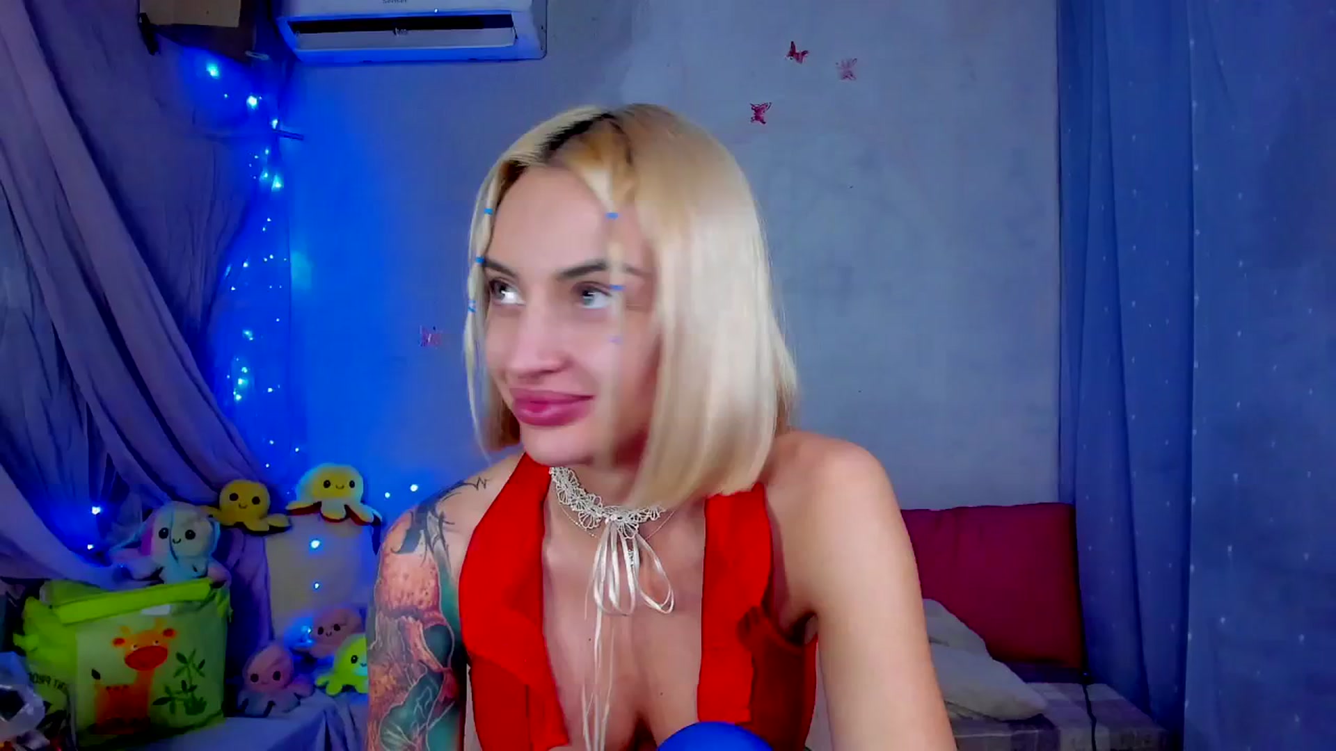Gallery image thumbnail from YourLizzyDoll's myfreecams stream on, 04/10/2026, 22:59 image 3 of 20