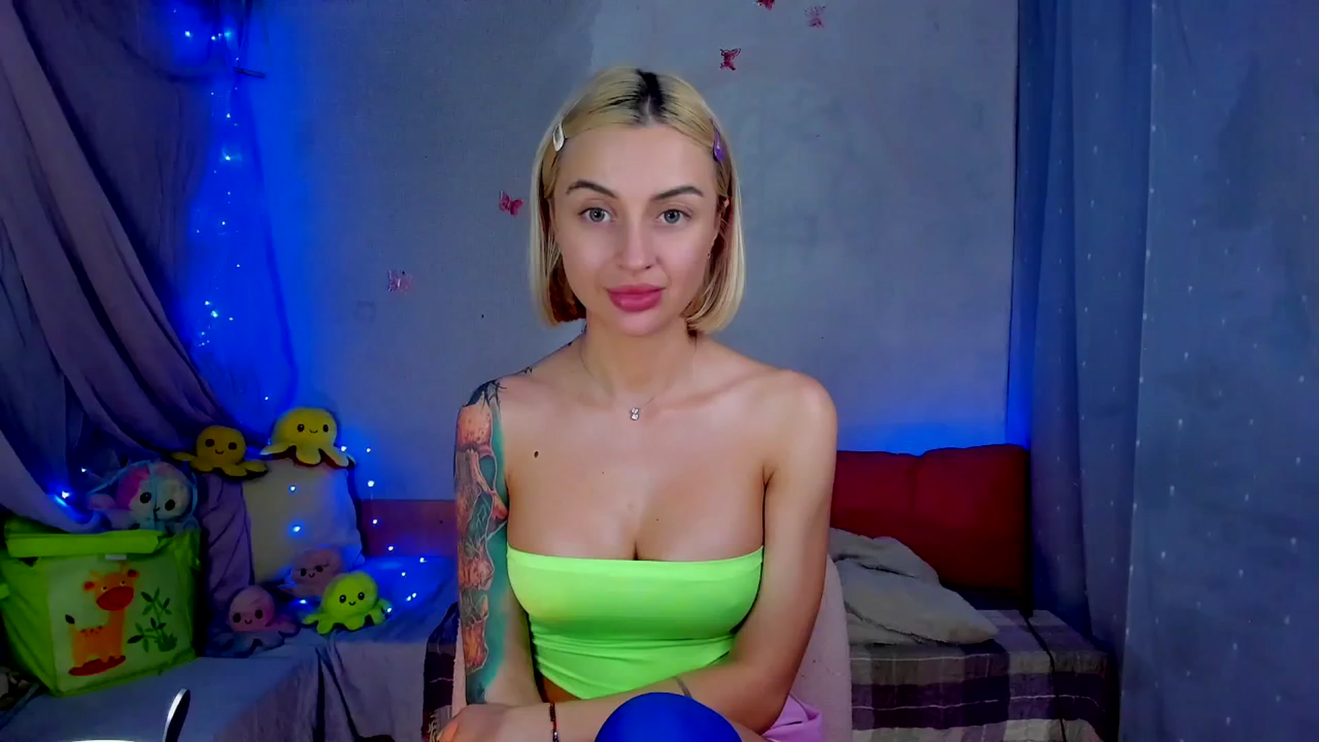 Gallery image thumbnail from YourLizzyDoll's myfreecams stream on, 04/13/2026, 24:03 image 13 of 20