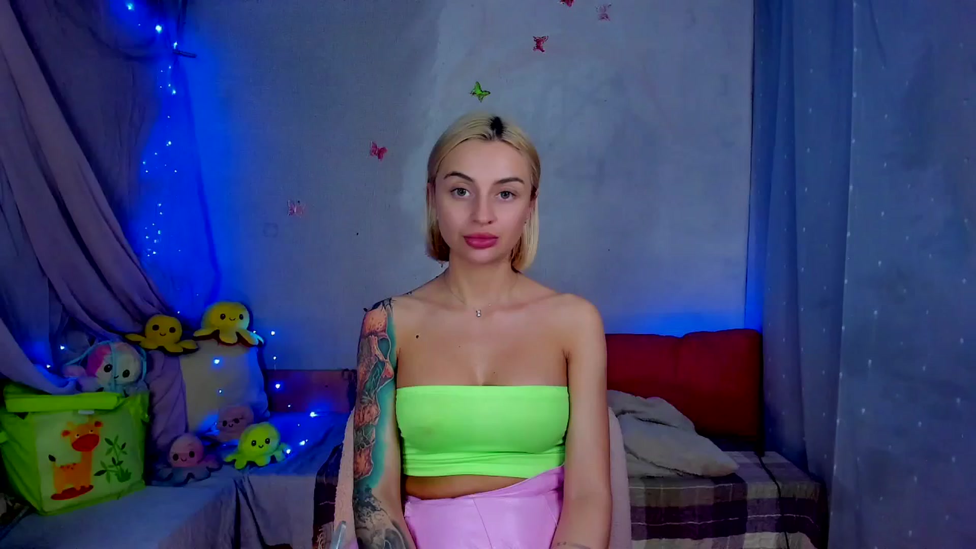 Gallery image thumbnail from YourLizzyDoll's myfreecams stream on, 04/13/2026, 24:03 image 10 of 20