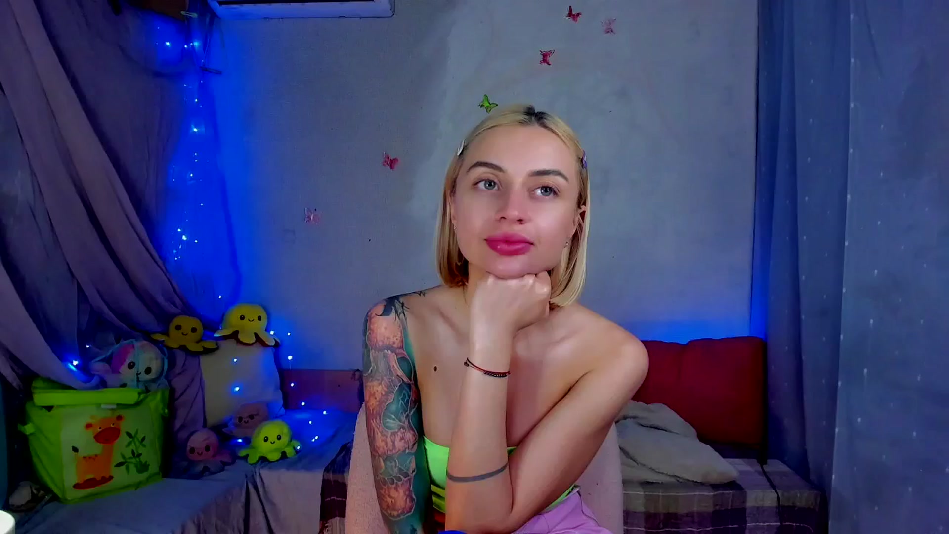 Gallery image thumbnail from YourLizzyDoll's myfreecams stream on, 04/13/2026, 03:04 image 19 of 20