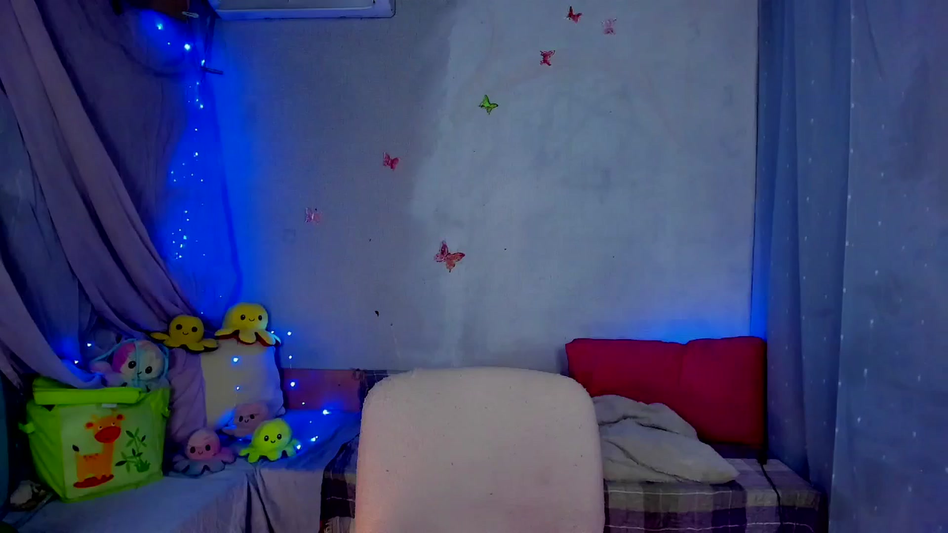 Gallery image thumbnail from YourLizzyDoll's myfreecams stream on, 04/13/2026, 03:04 image 7 of 20