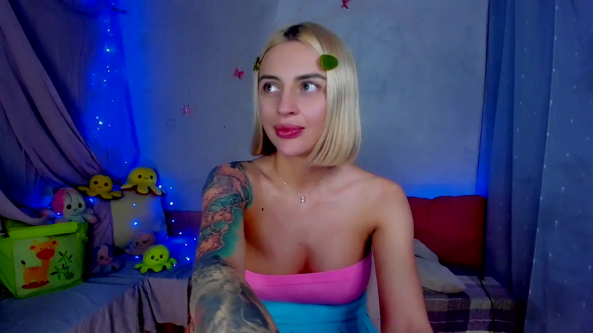 Gallery image thumbnail from YourLizzyDoll's myfreecams stream on, 04/14/2026, 24:55 image 8 of 20