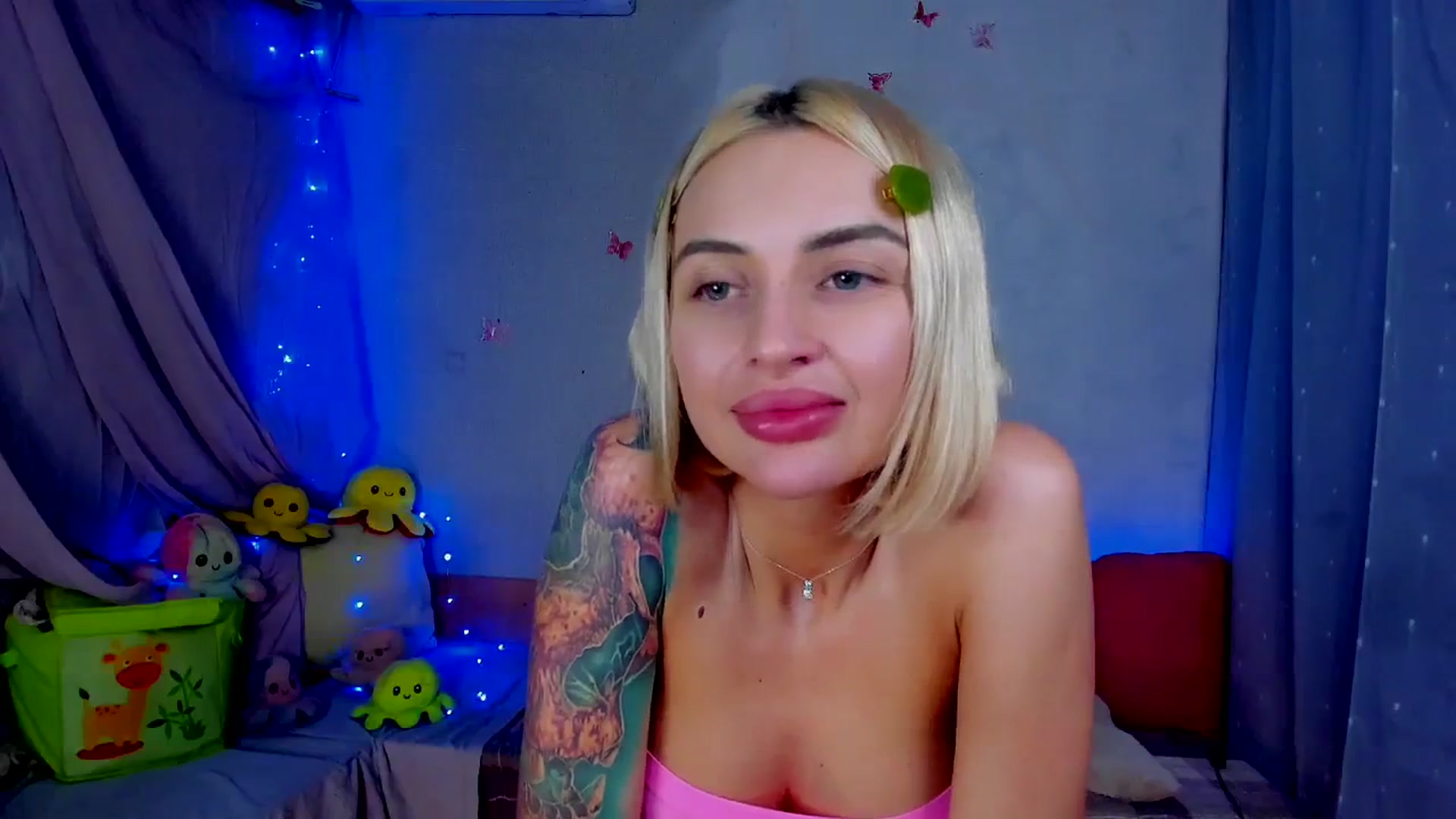 Gallery image thumbnail from YourLizzyDoll's myfreecams stream on, 04/14/2026, 24:55 image 7 of 20