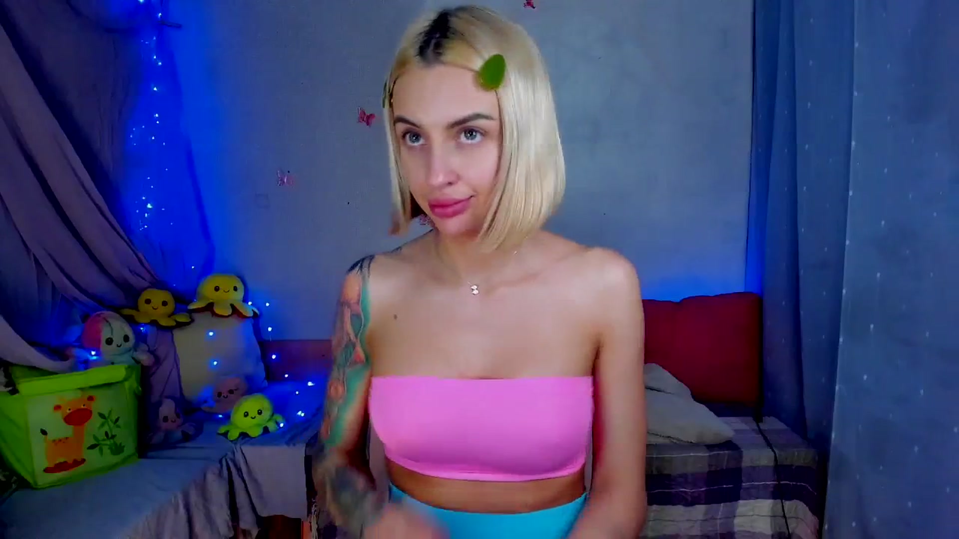 Gallery image thumbnail from YourLizzyDoll's myfreecams stream on, 04/14/2026, 24:55 image 11 of 20