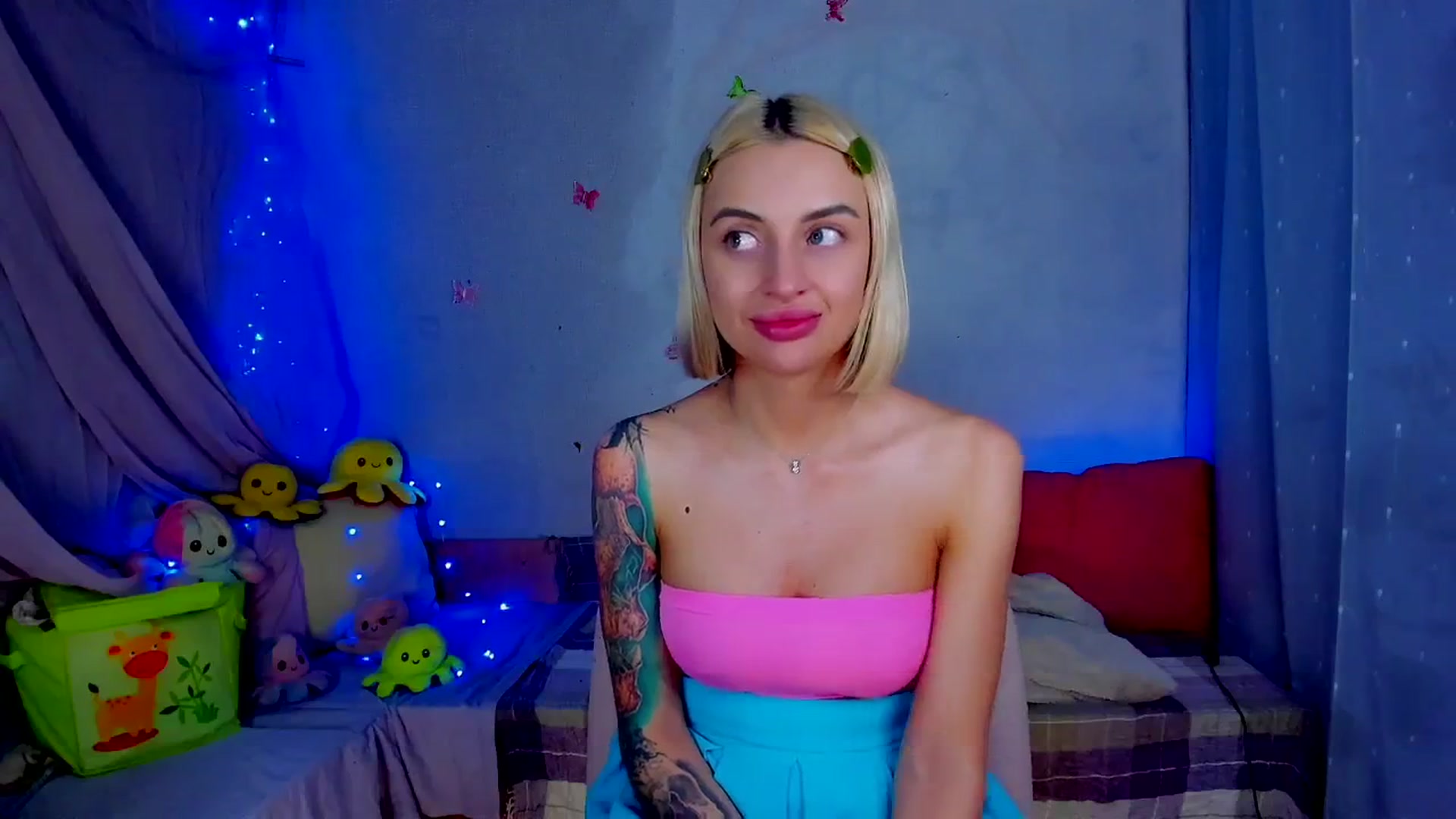 Gallery image thumbnail from YourLizzyDoll's myfreecams stream on, 04/14/2026, 24:55 image 19 of 20