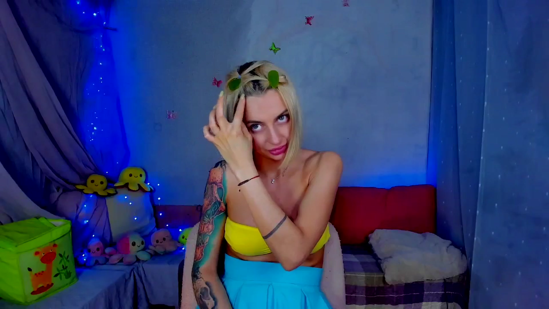 Gallery image thumbnail from YourLizzyDoll's myfreecams stream on, 04/18/2026, 24:05 image 15 of 20