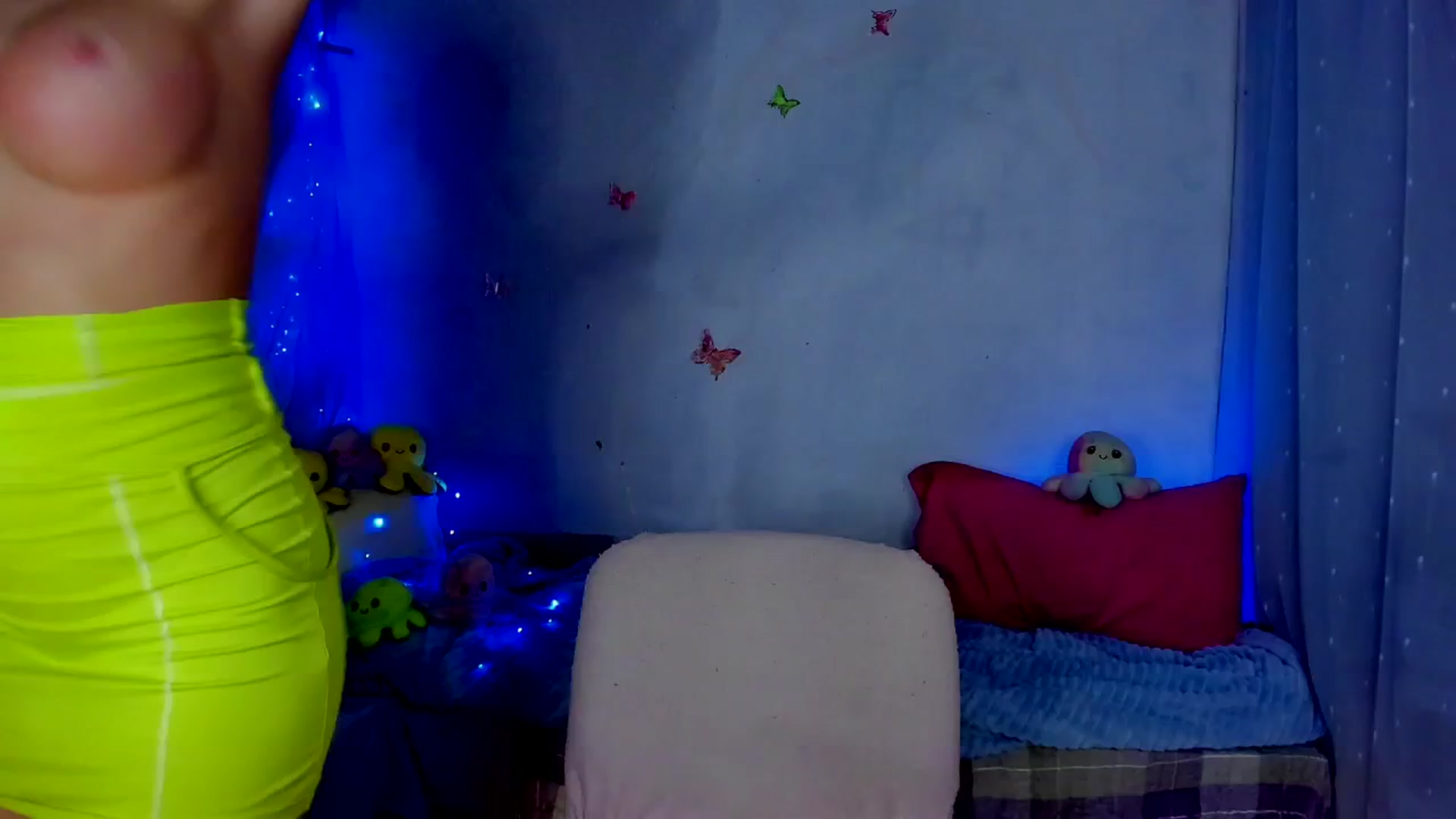 Gallery image thumbnail from YourLizzyDoll's myfreecams stream on, 04/21/2026, 24:04 image 5 of 20