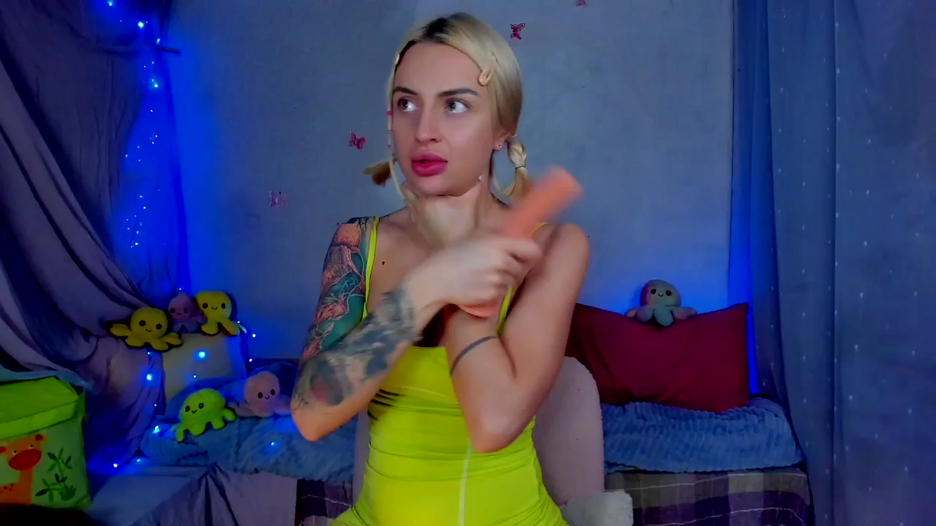 Gallery image thumbnail from YourLizzyDoll's myfreecams stream on, 04/21/2026, 03:05 image 2 of 20
