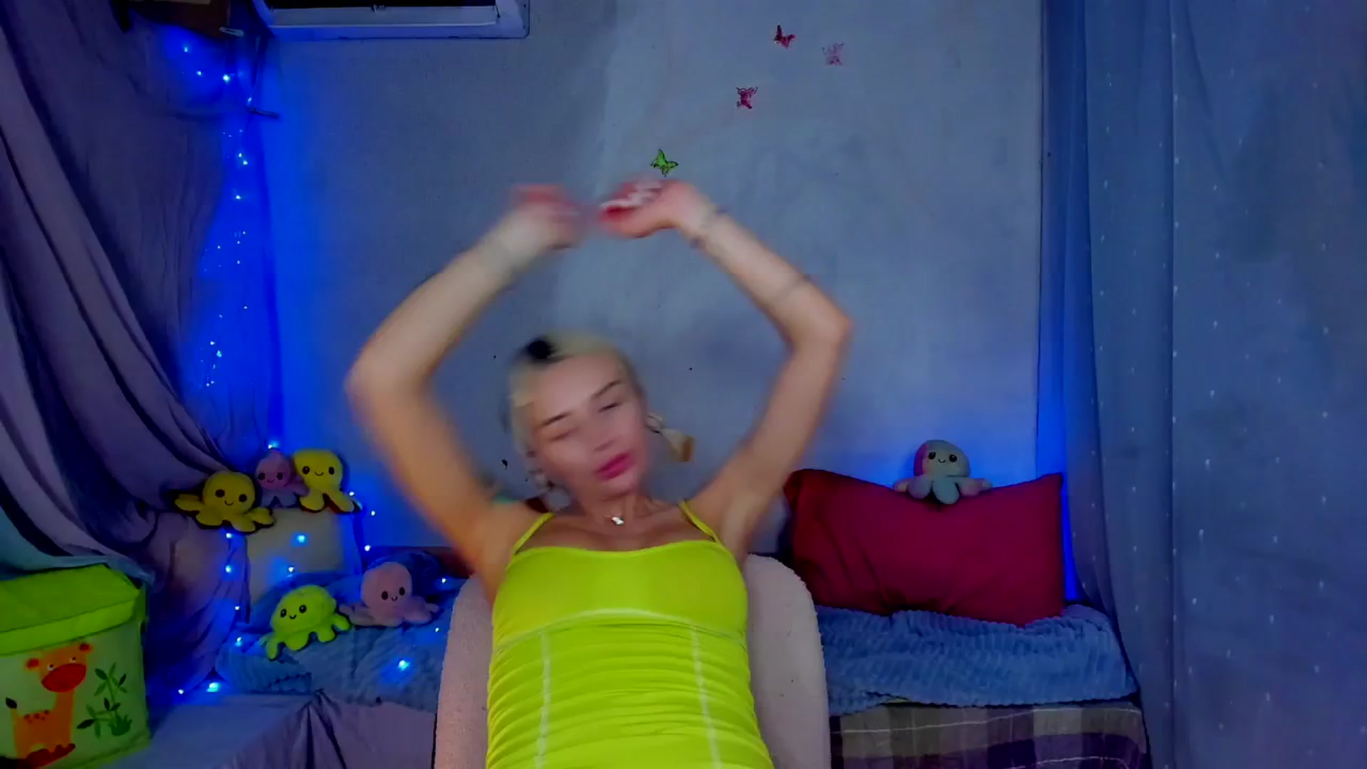 Gallery image thumbnail from YourLizzyDoll's myfreecams stream on, 04/21/2026, 03:05 image 9 of 20