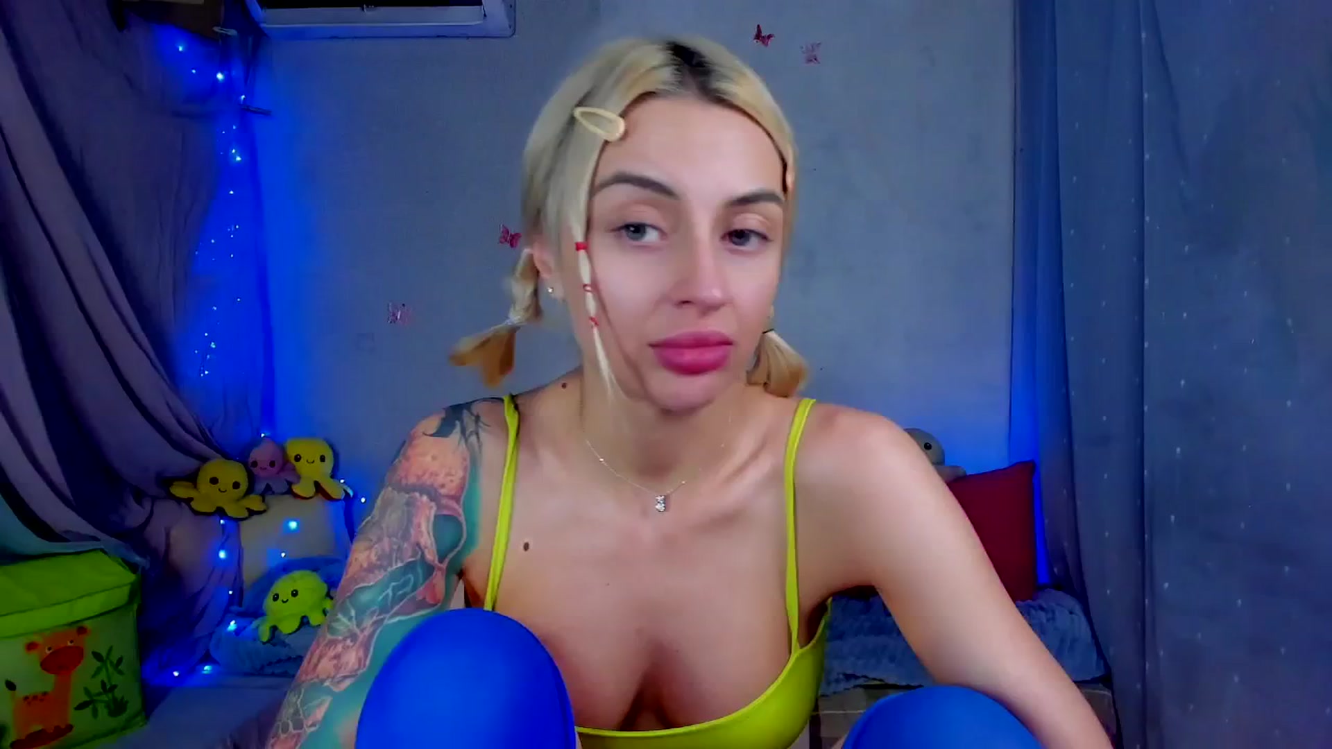 Gallery image thumbnail from YourLizzyDoll's myfreecams stream on, 04/21/2026, 03:05 image 7 of 20