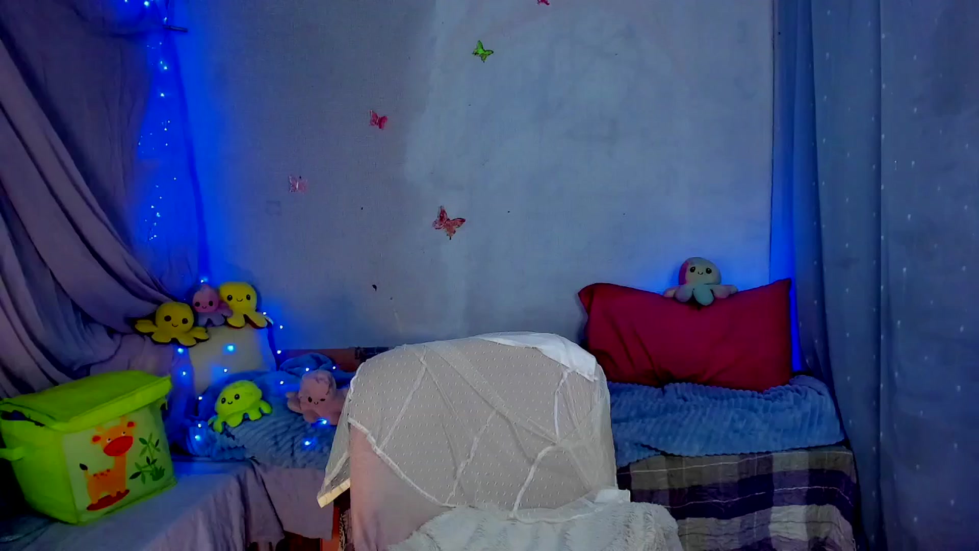 Gallery image thumbnail from YourLizzyDoll's myfreecams stream on, 04/22/2026, 03:15 image 18 of 20