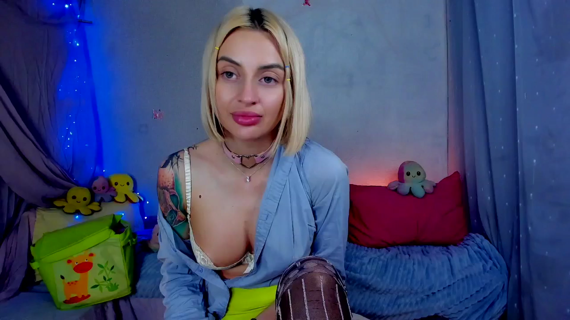 Gallery image thumbnail from YourLizzyDoll's myfreecams stream on, 04/25/2026, 03:05 image 15 of 20