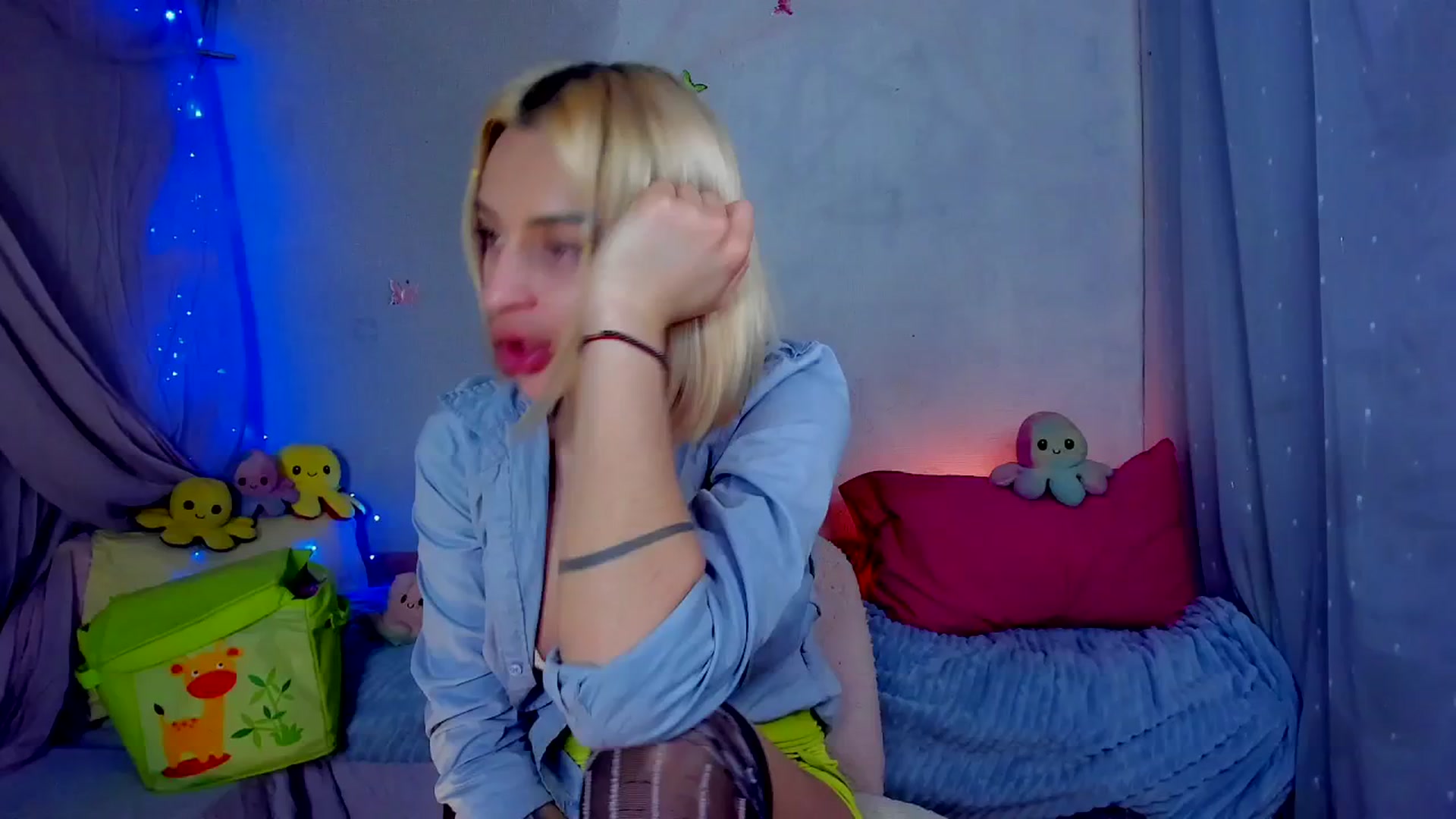 Gallery image thumbnail from YourLizzyDoll's myfreecams stream on, 04/25/2026, 03:05 image 20 of 20