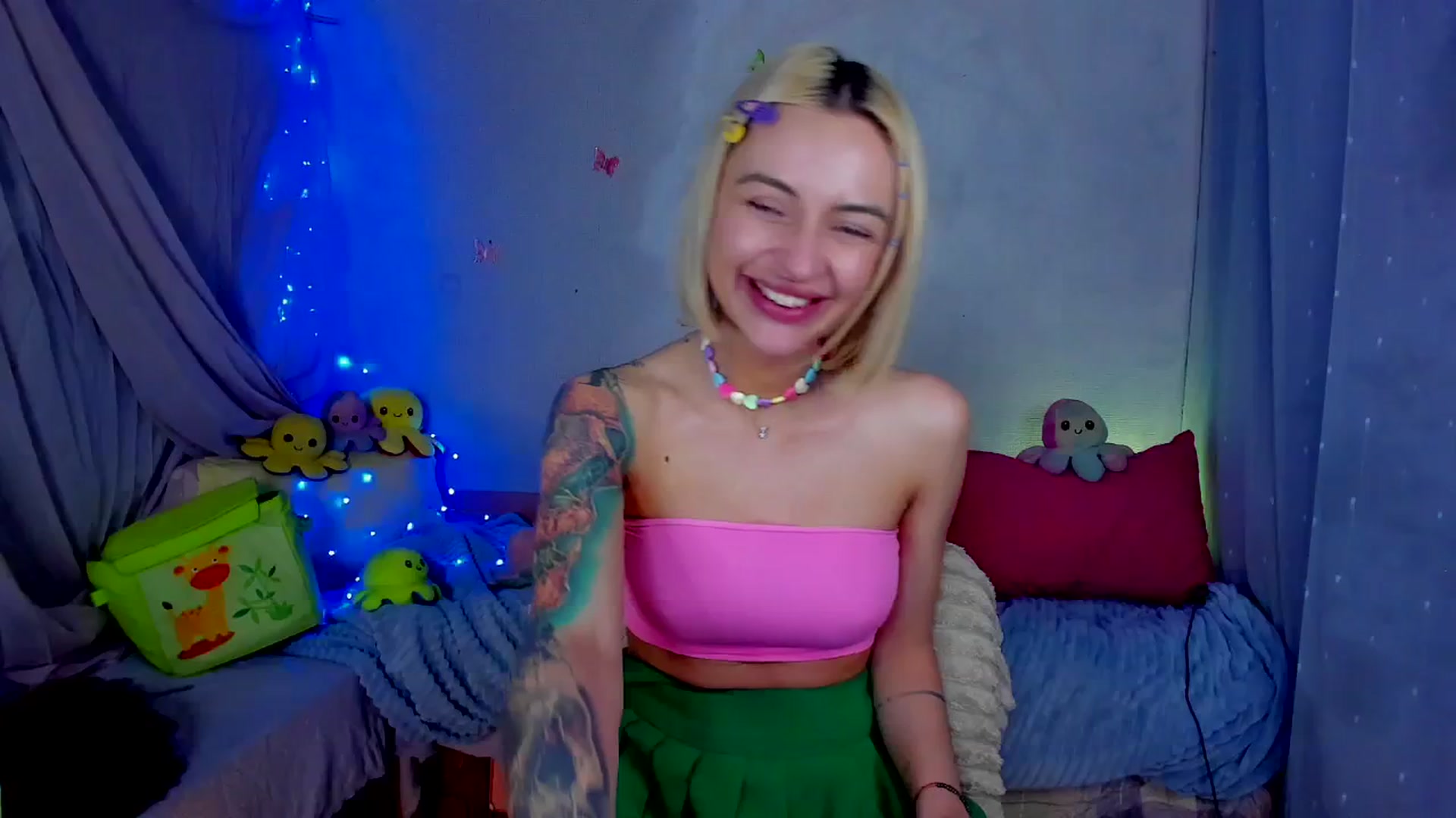 Gallery image thumbnail from YourLizzyDoll's myfreecams stream on, 04/28/2026, 24:29 image 15 of 20