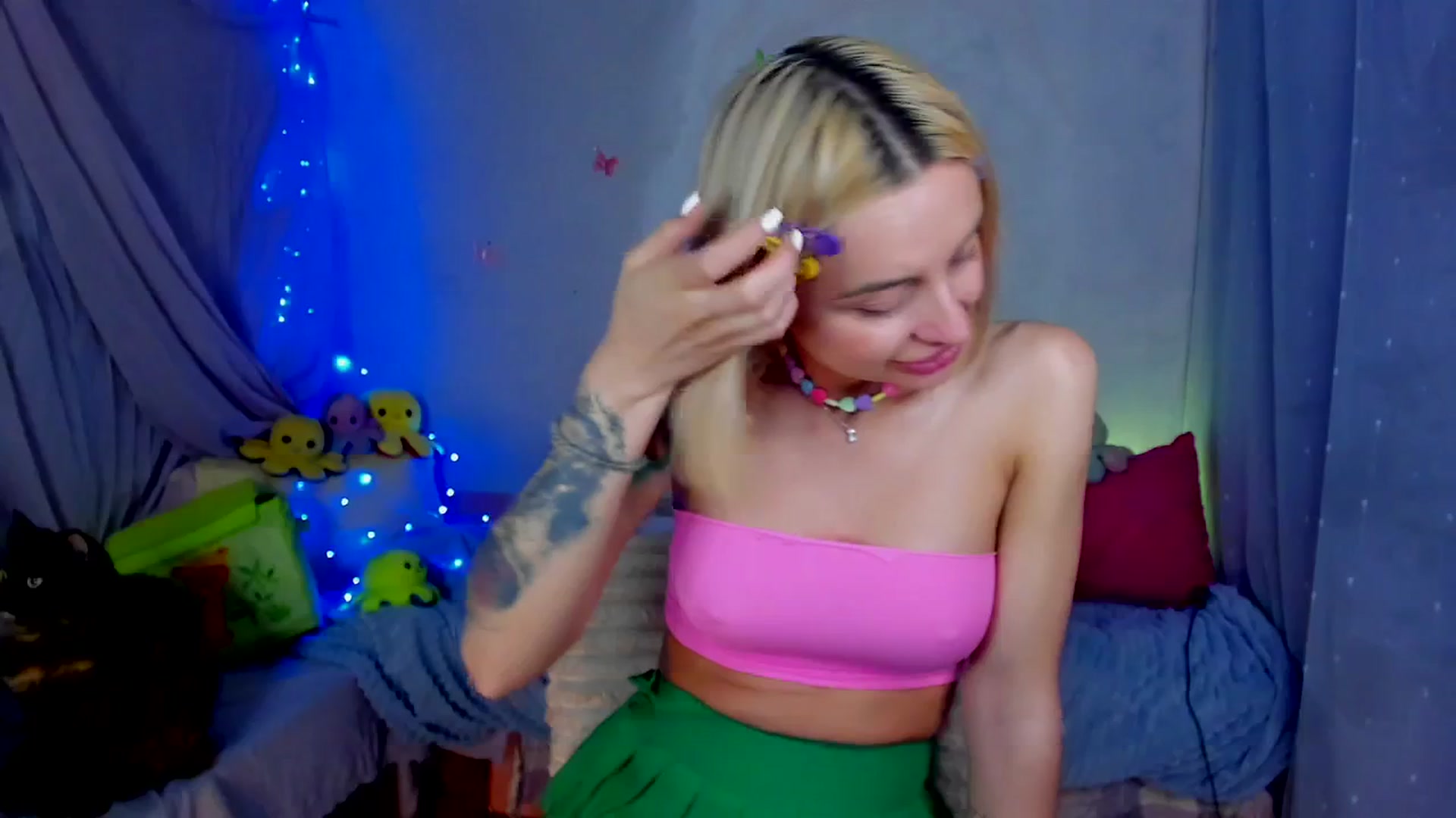 Gallery image thumbnail from YourLizzyDoll's myfreecams stream on, 04/28/2026, 24:29 image 19 of 20