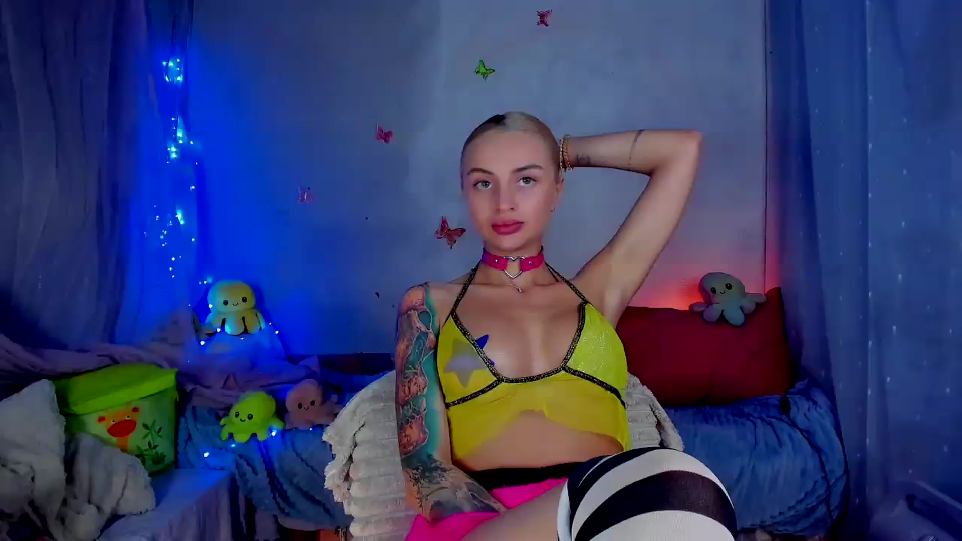 Gallery image thumbnail from YourLizzyDoll's myfreecams stream on, 05/09/2026, 23:19 image 15 of 20