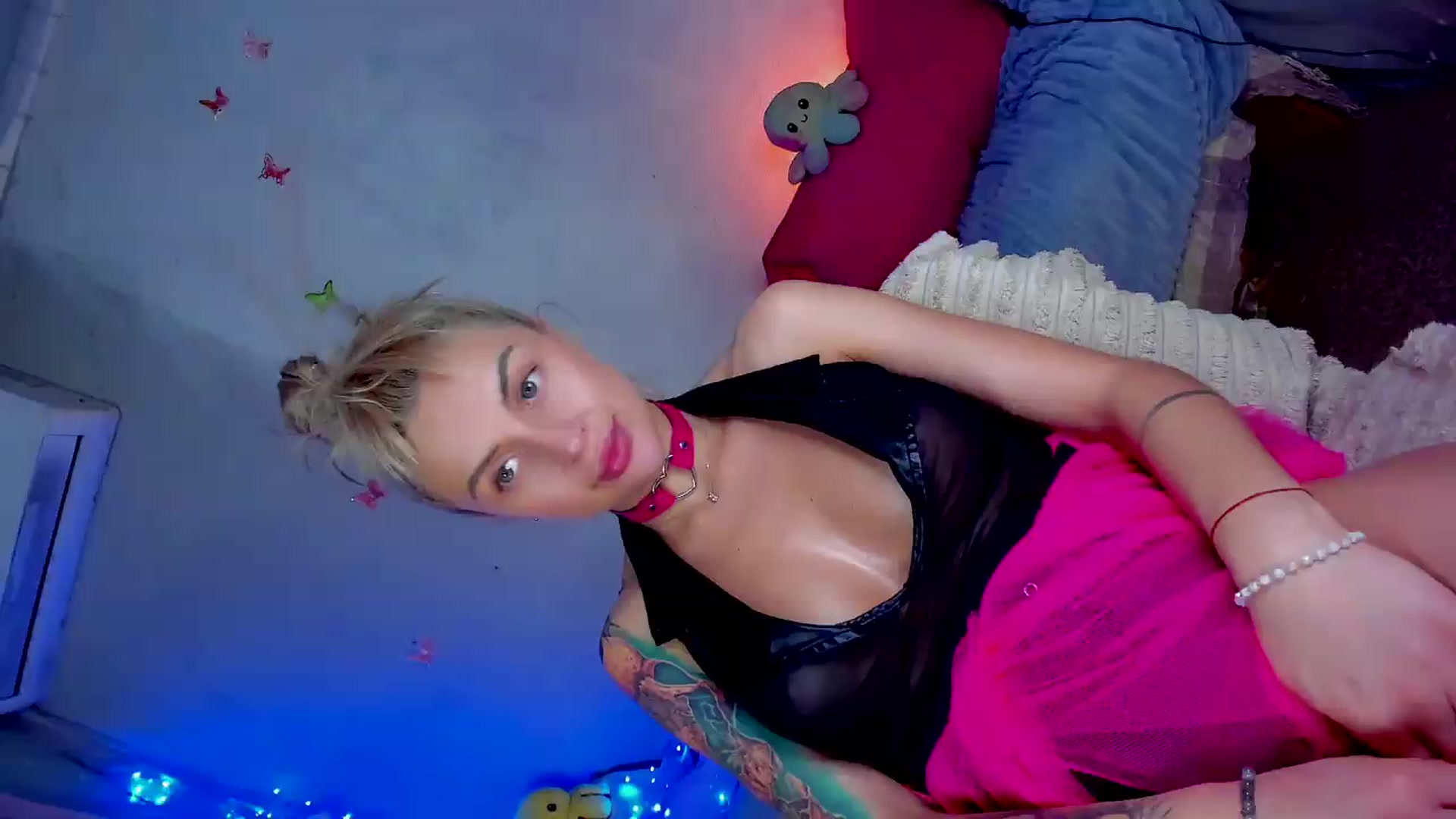 Gallery image thumbnail from YourLizzyDoll's myfreecams stream on, 05/18/2026, 03:11 image 17 of 20