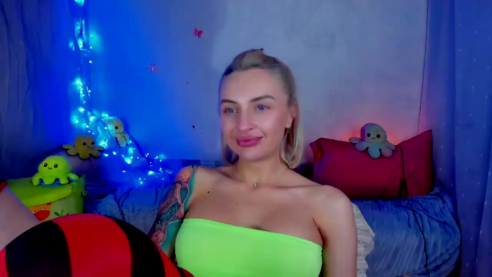 Gallery image thumbnail from YourLizzyDoll's myfreecams stream on, 05/21/2026, 03:04 image 5 of 20