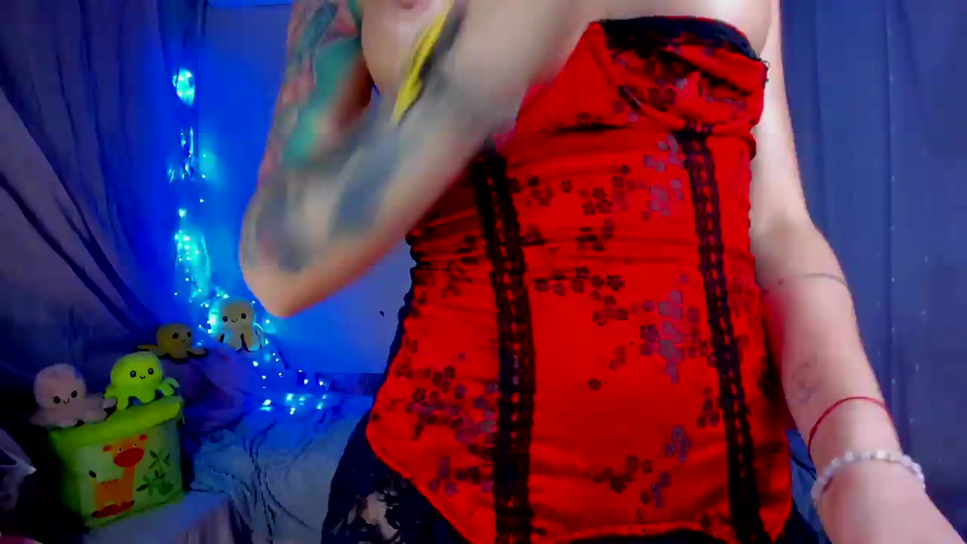 Gallery image thumbnail from YourLizzyDoll's myfreecams stream on, 05/21/2026, 21:21 image 19 of 20