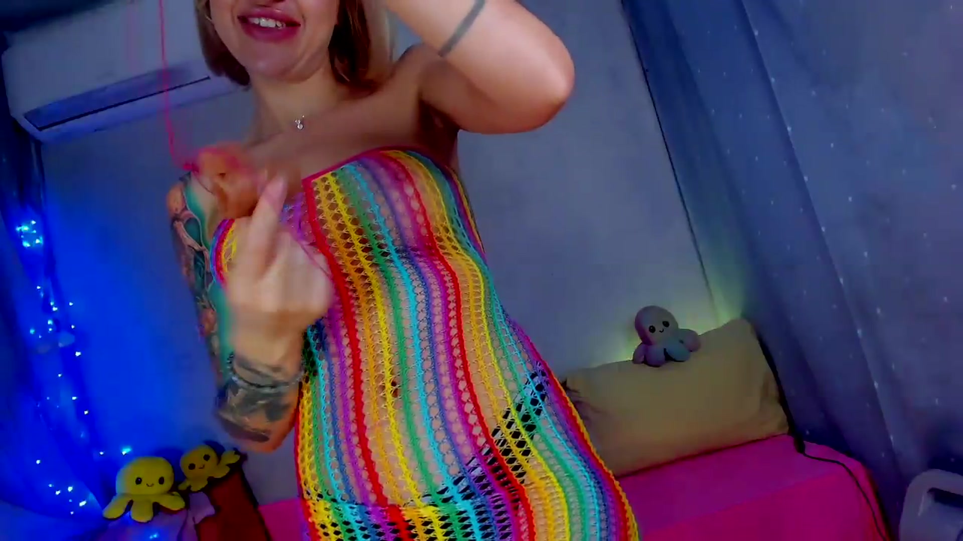 Gallery image thumbnail from YourLizzyDoll's myfreecams stream on, 05/25/2026, 22:25 image 16 of 20